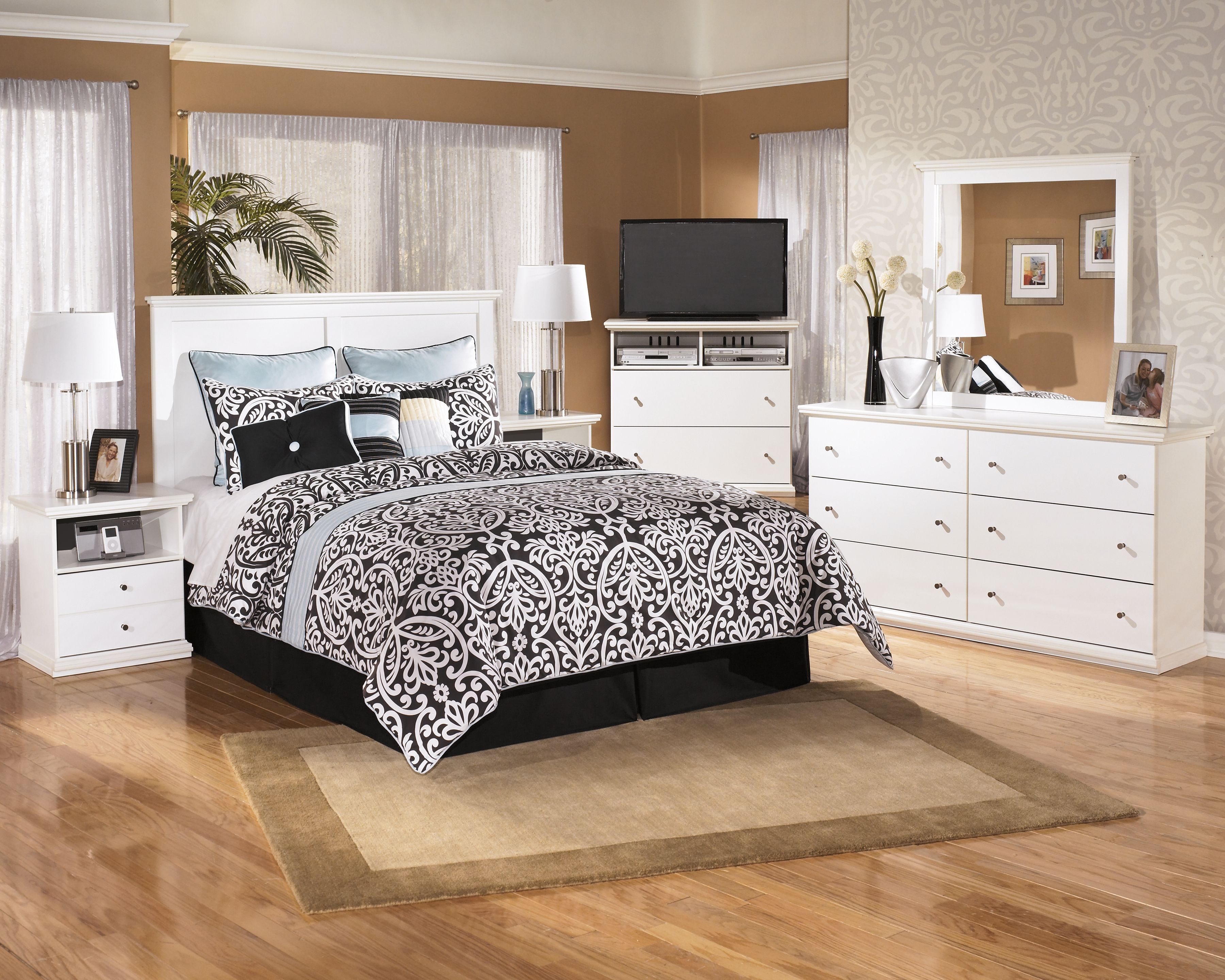 Ashley Furniture Bostwick Shoals - Six Drawer Dresser - White - Image 7