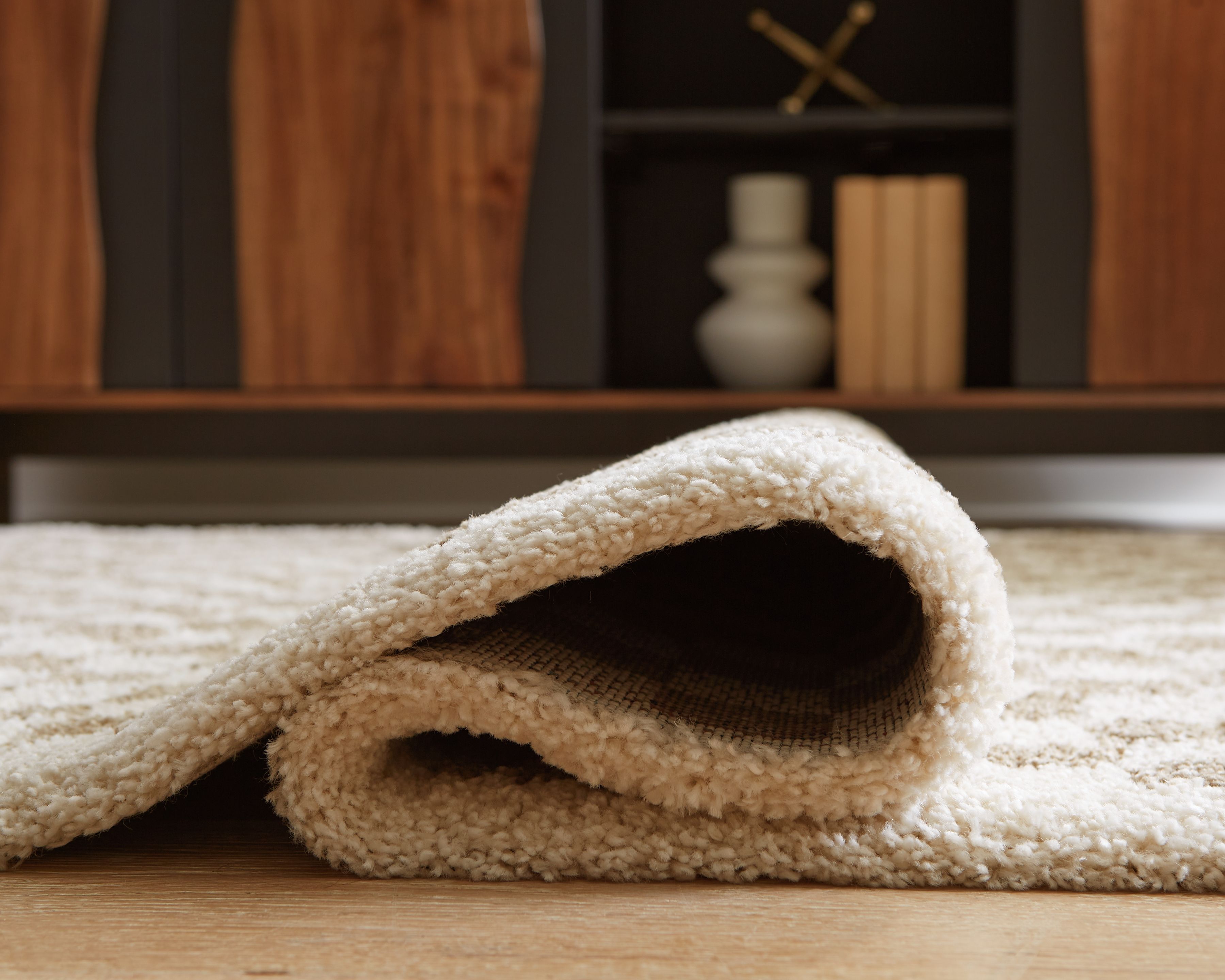 Karamen - 5' x 7' Rug - Taupe / Ivory