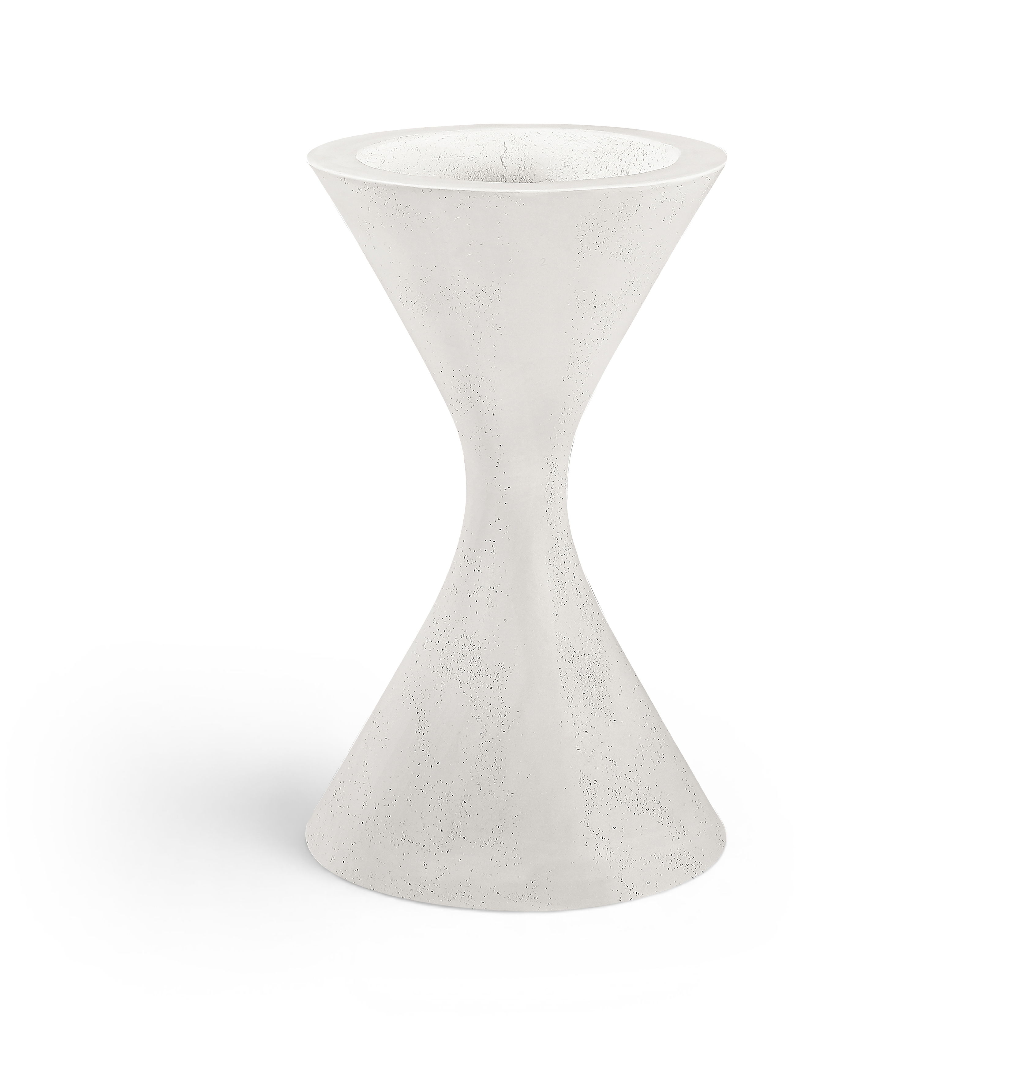 Vessa - 32" Indoor / Outdoor Concrete Planter - Cream