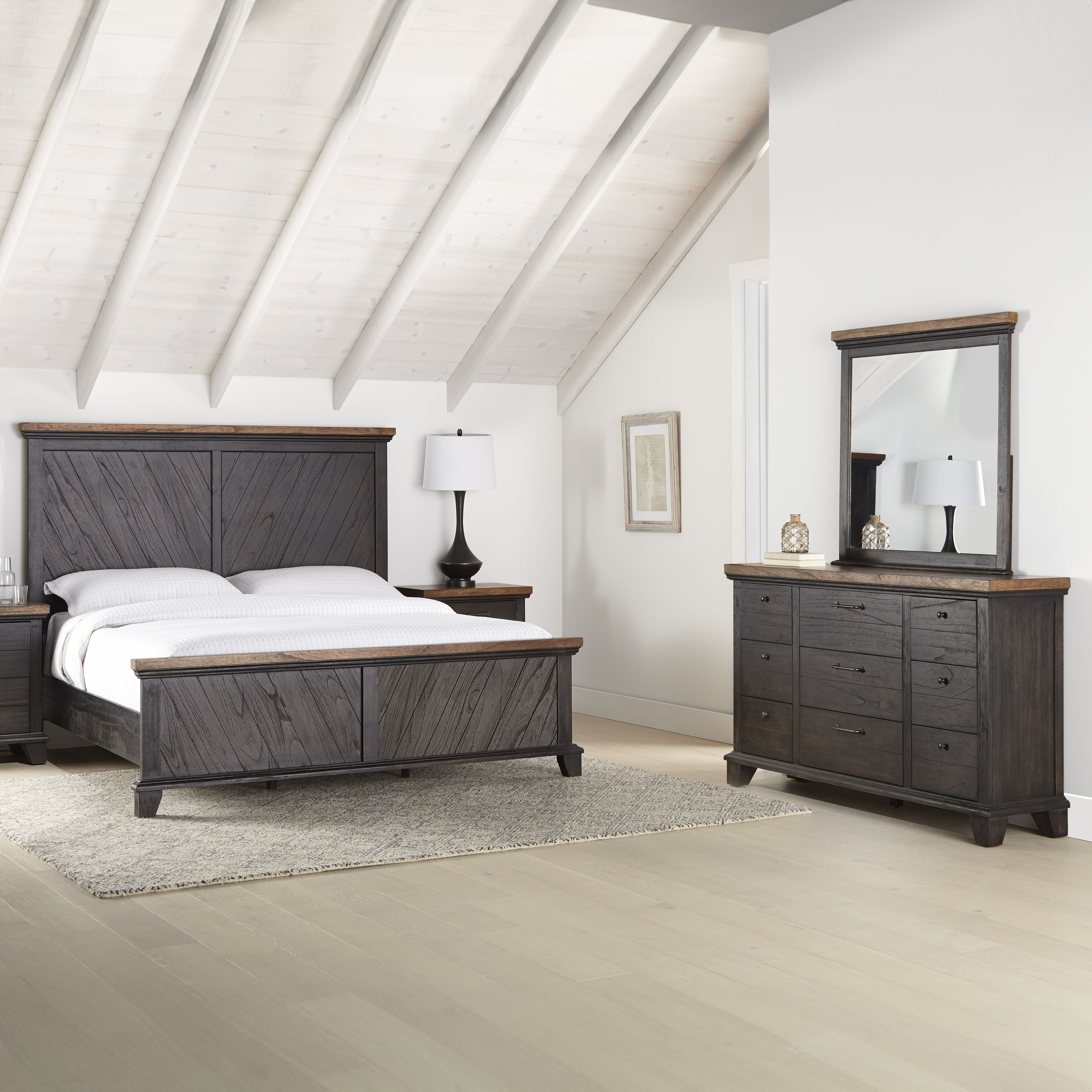 Bear Creek - 4 Piece King Bedroom Set - Black