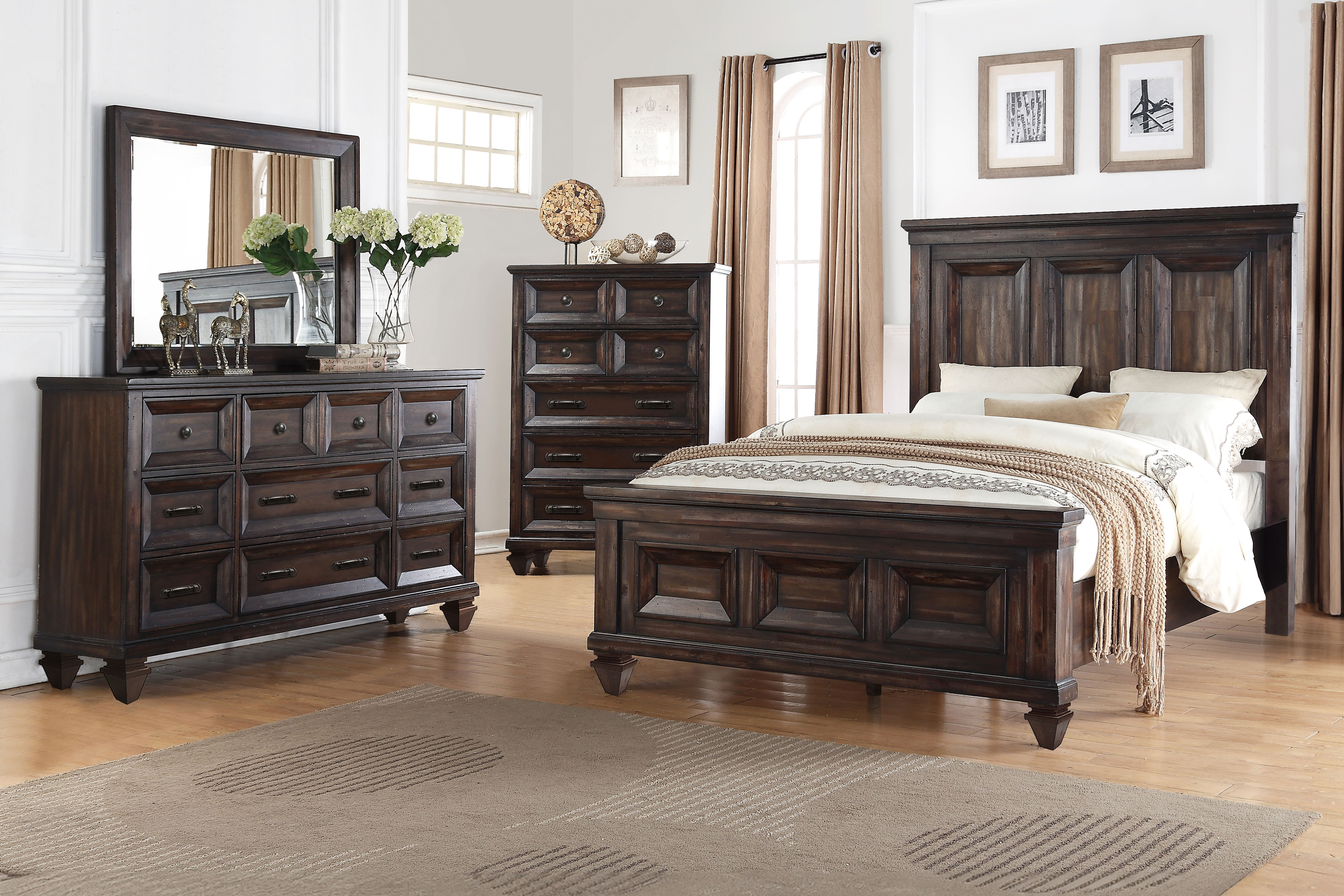 Queen · 4 Pc · Bed & Dresser & Mirror & Chest
