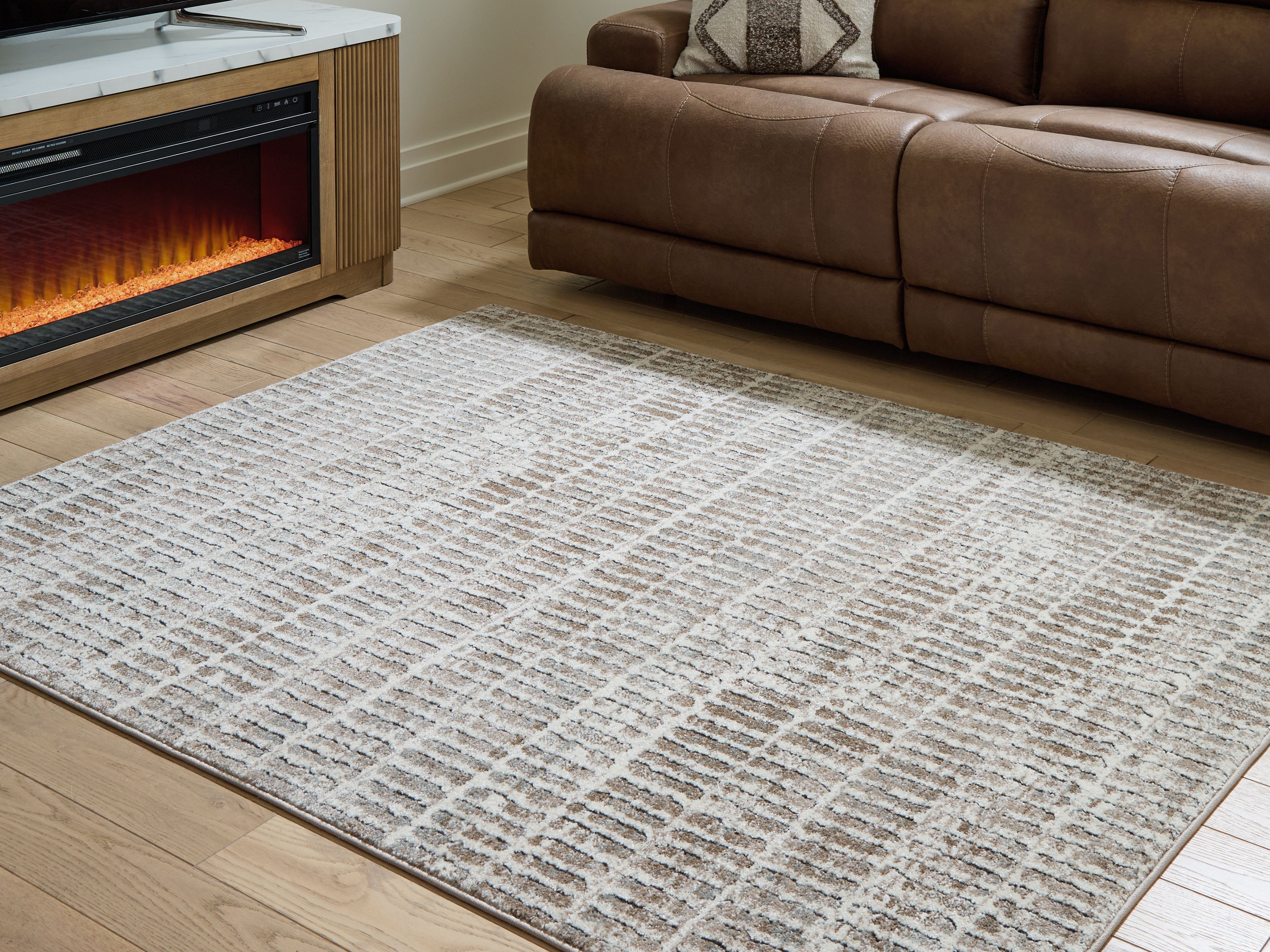 Fuadwick - 5' x 7' Rug - Multi