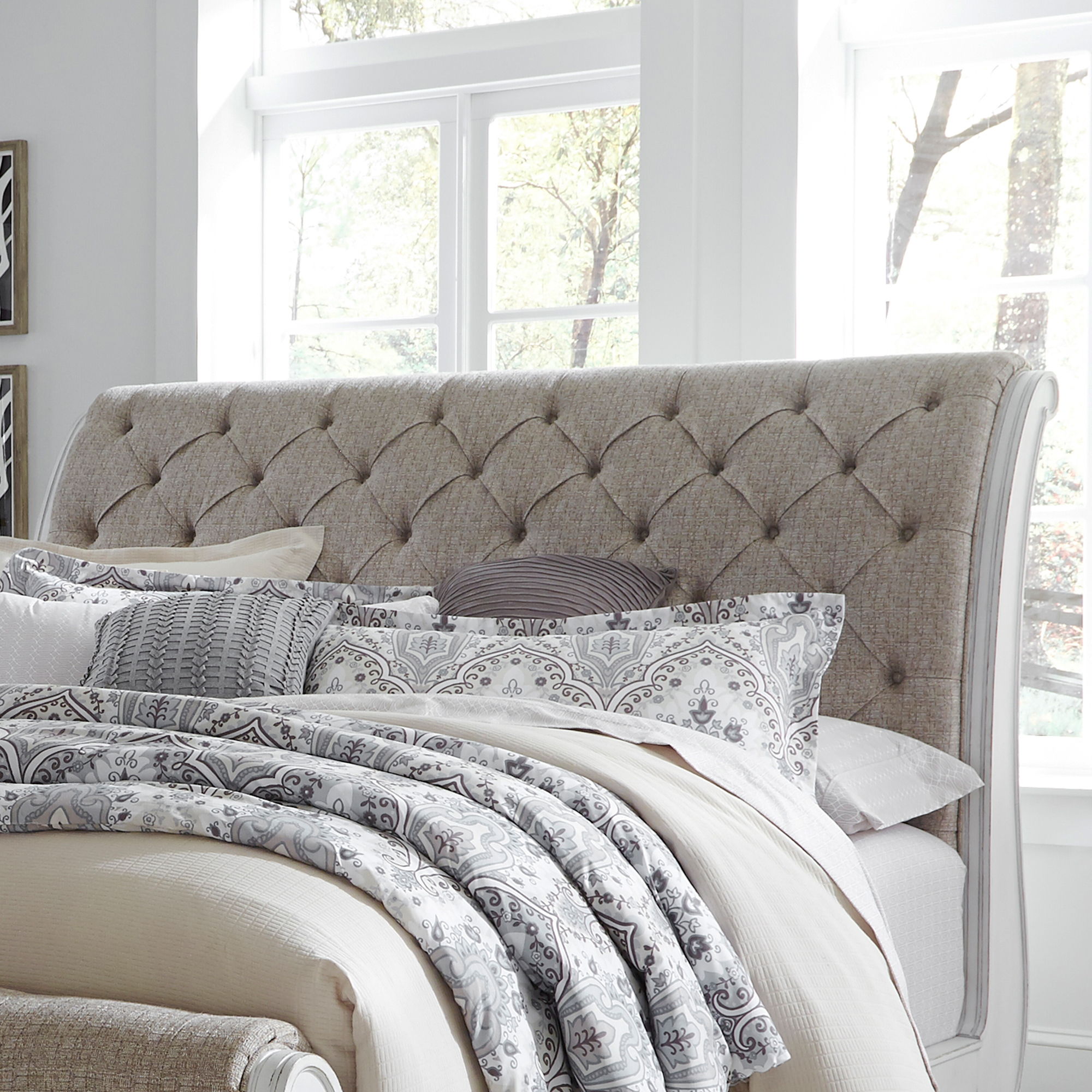 Liberty Furniture Magnolia Manor - Queen Upholstered Sleigh Headboard - White