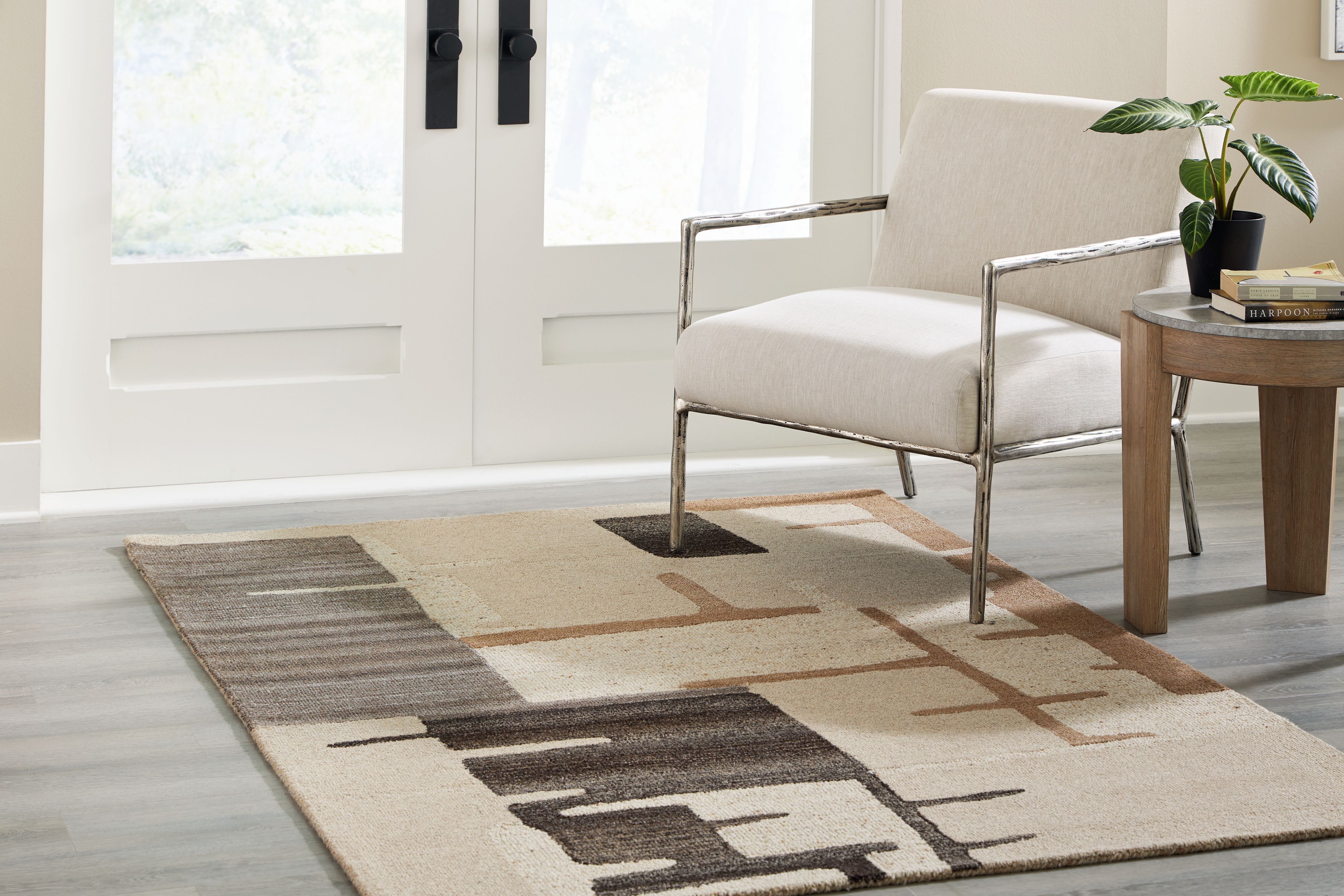Kencher - 5' x 7' Rug - Beige / Brown