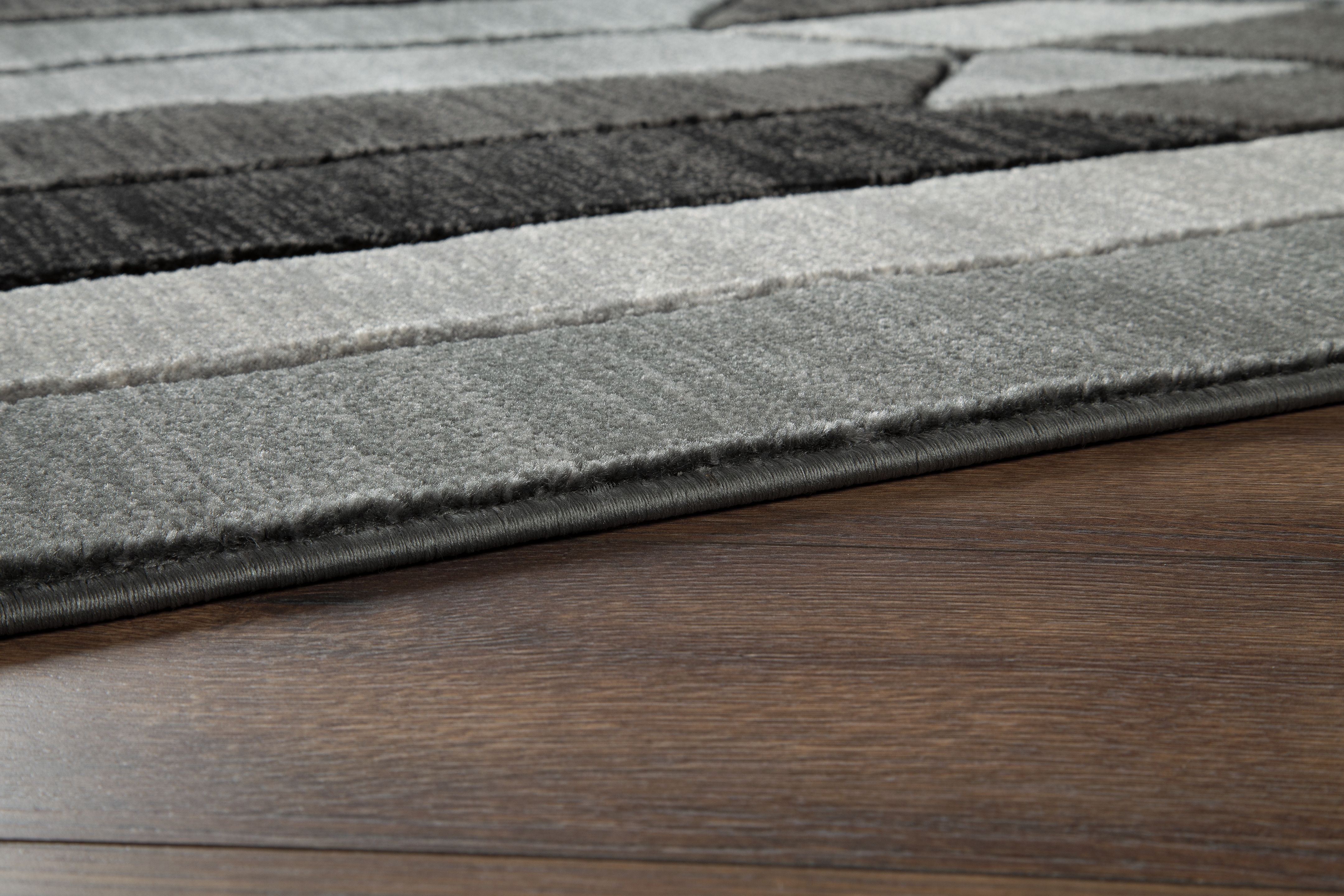 Chayse - 7' x 10' Rug - Black / Gray