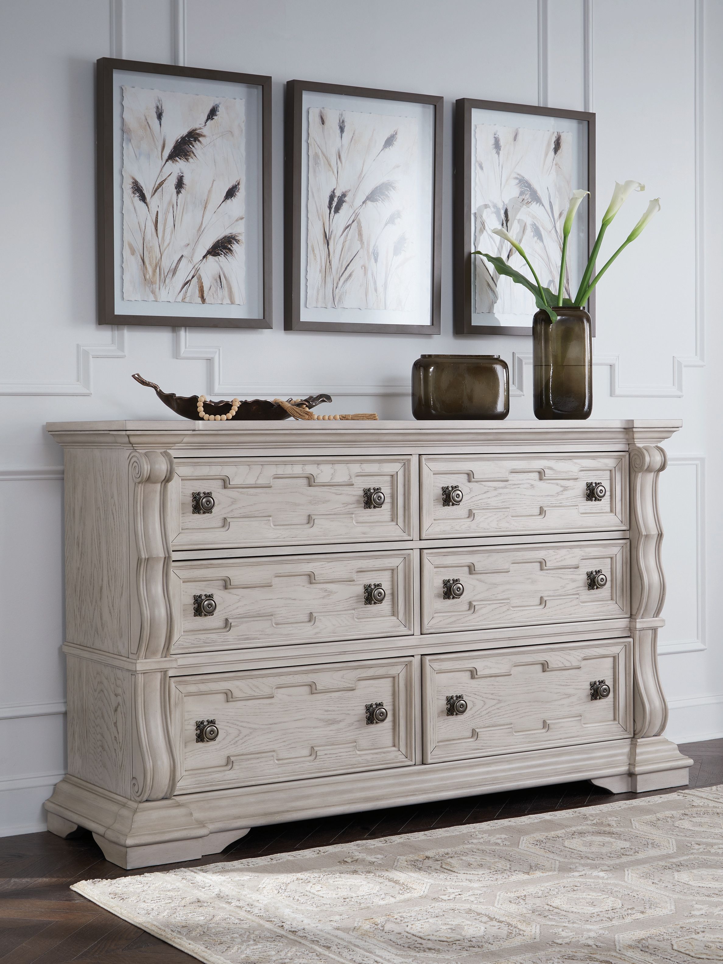 Bruchandi - Dresser - Antique White