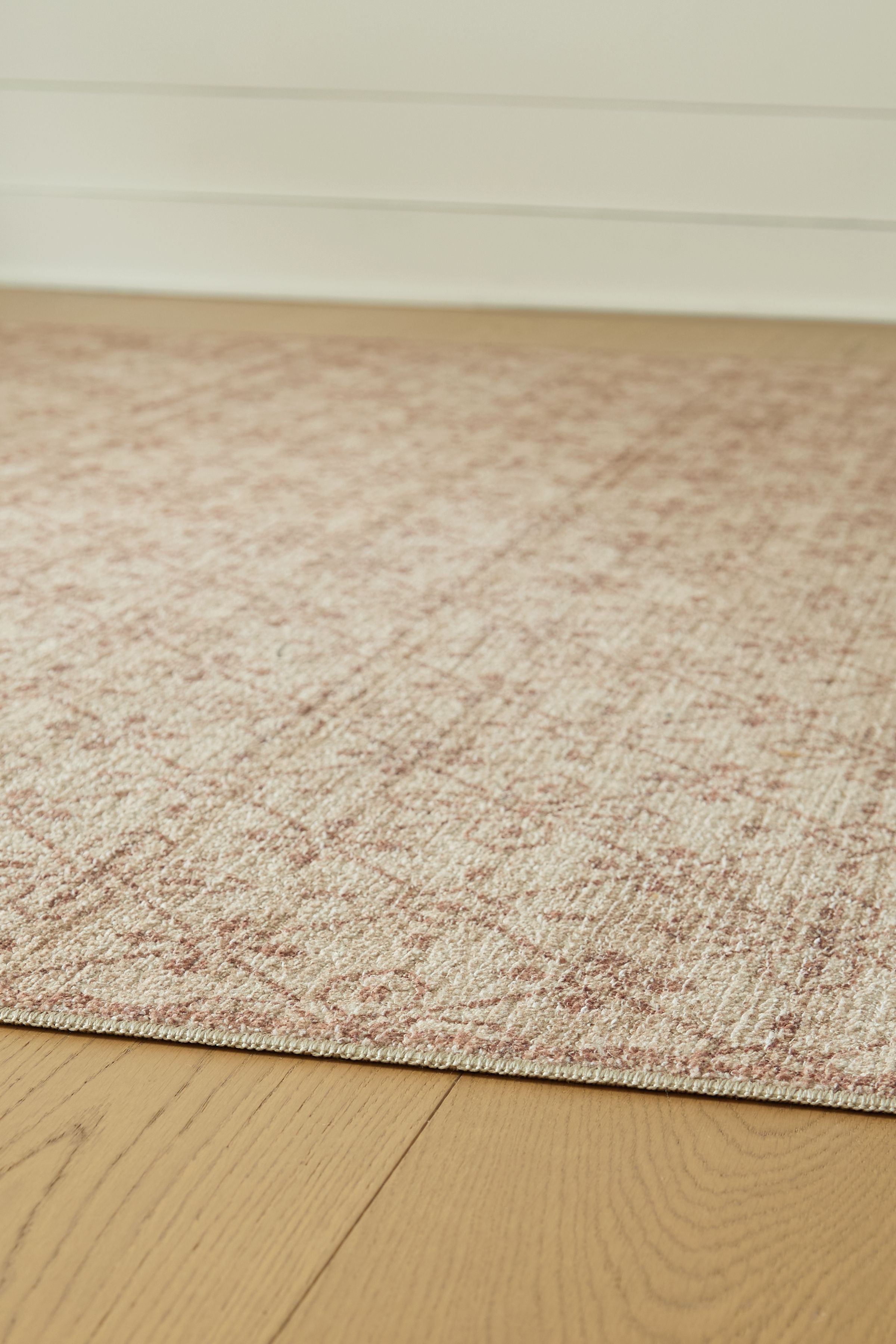 Lyamford - 5' x 7' Rug - Beige / Gray / Brown