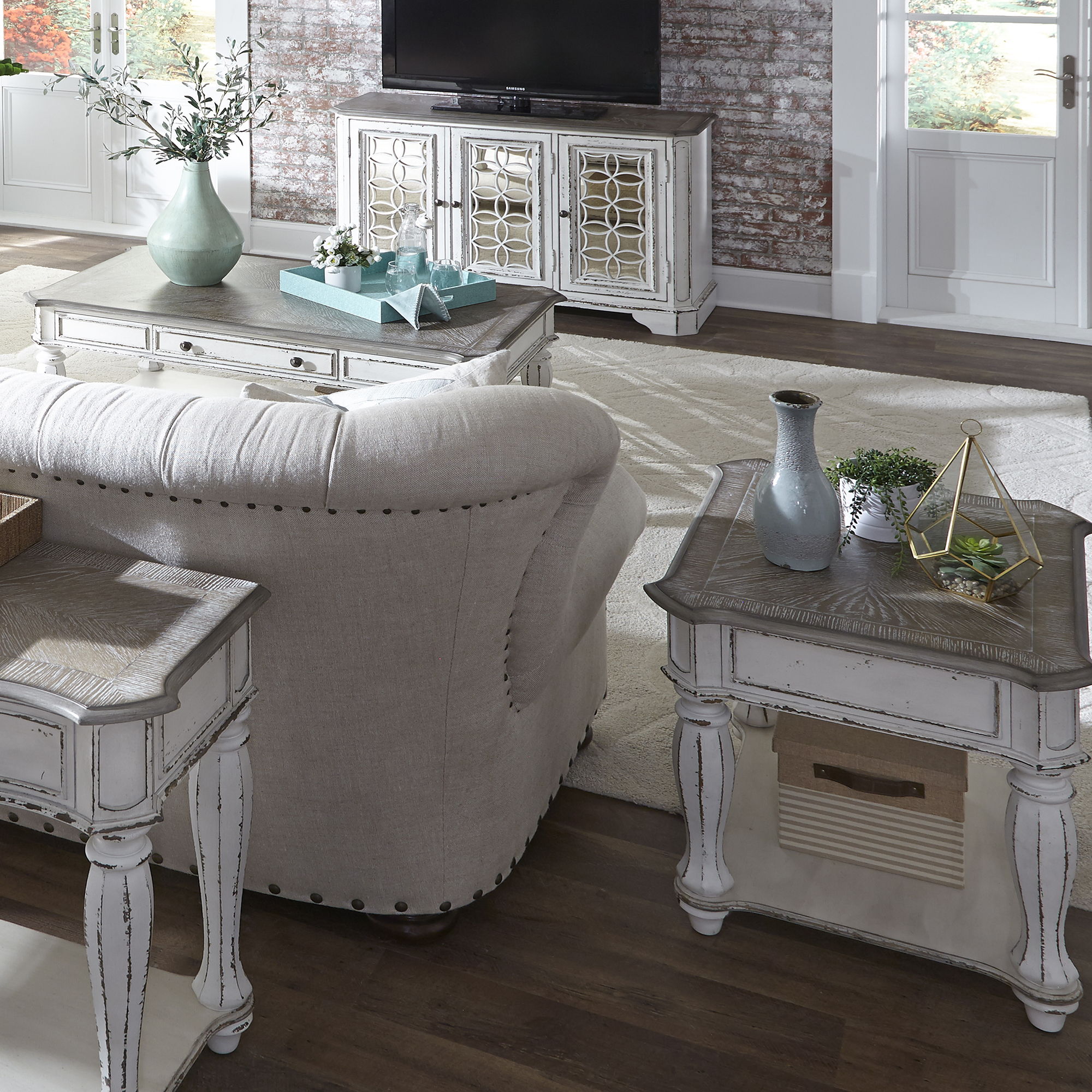 Liberty Furniture Magnolia Manor - 3 Piece Set (1 Cocktail 2 End Tables) - White