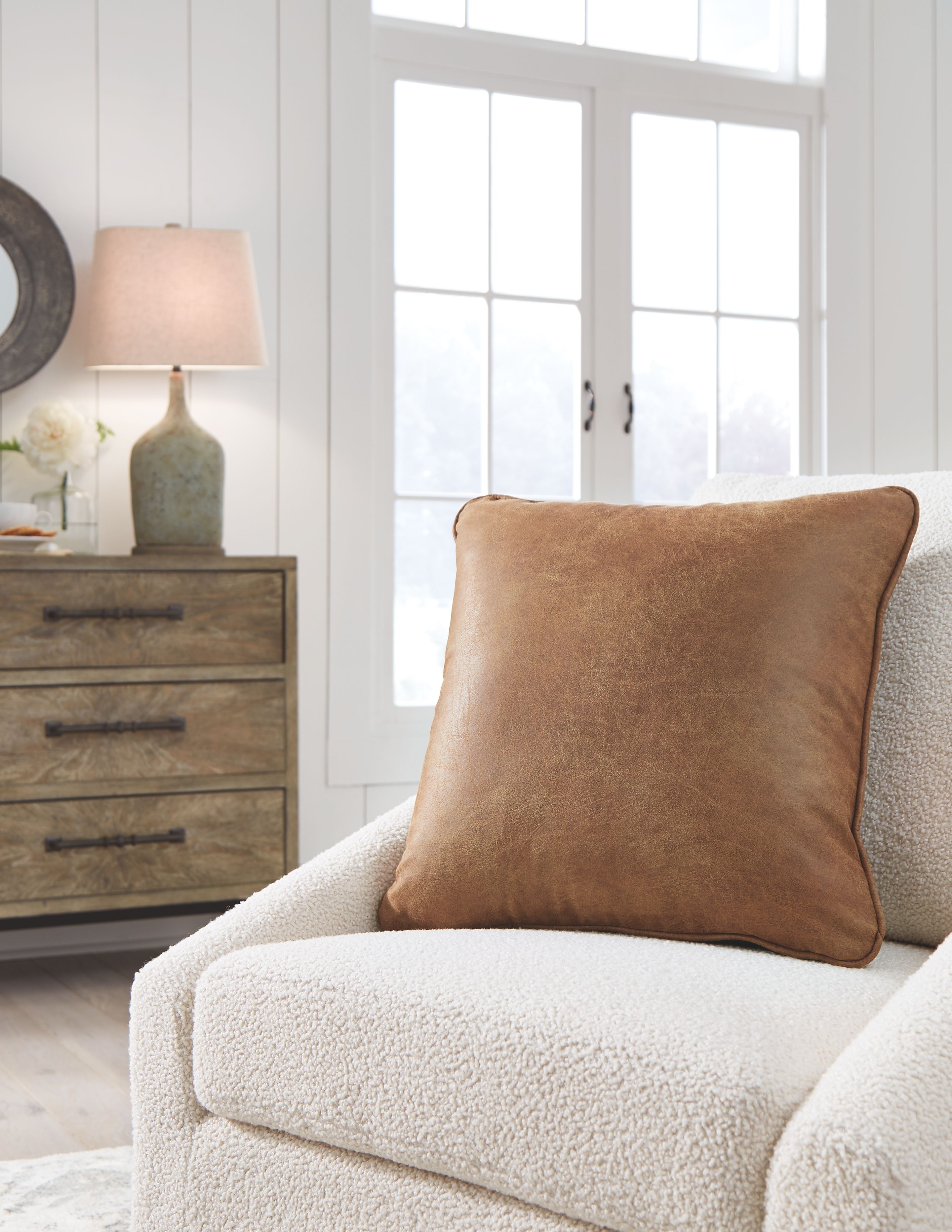 Cortnie - Pillow - Caramel, light brown