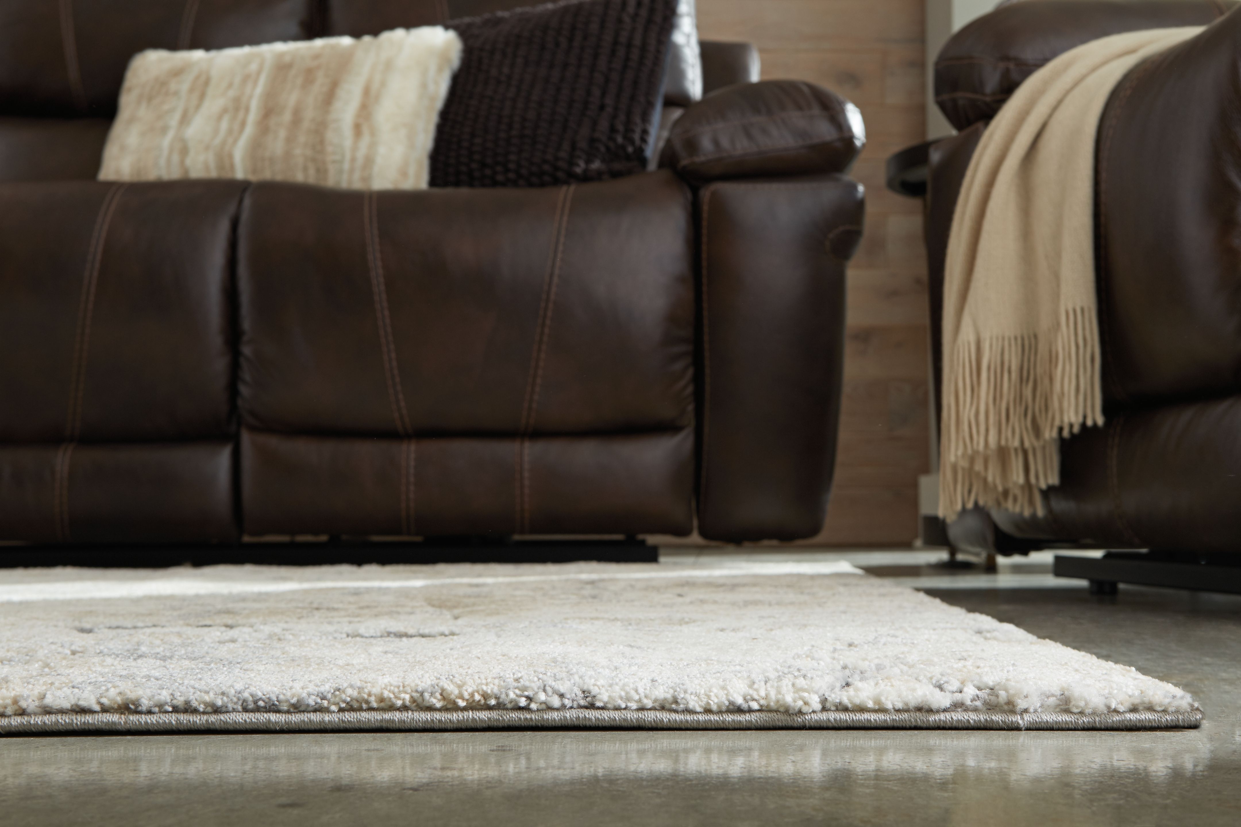 Wyscott - 5' x 7' Rug - Gray