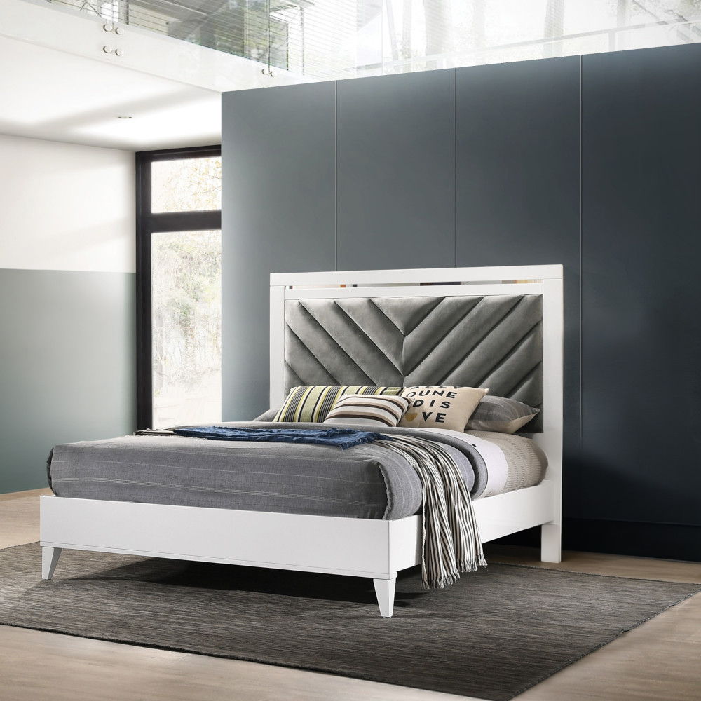 Chelsie - Queen Bed - Gray Fabric & White, white