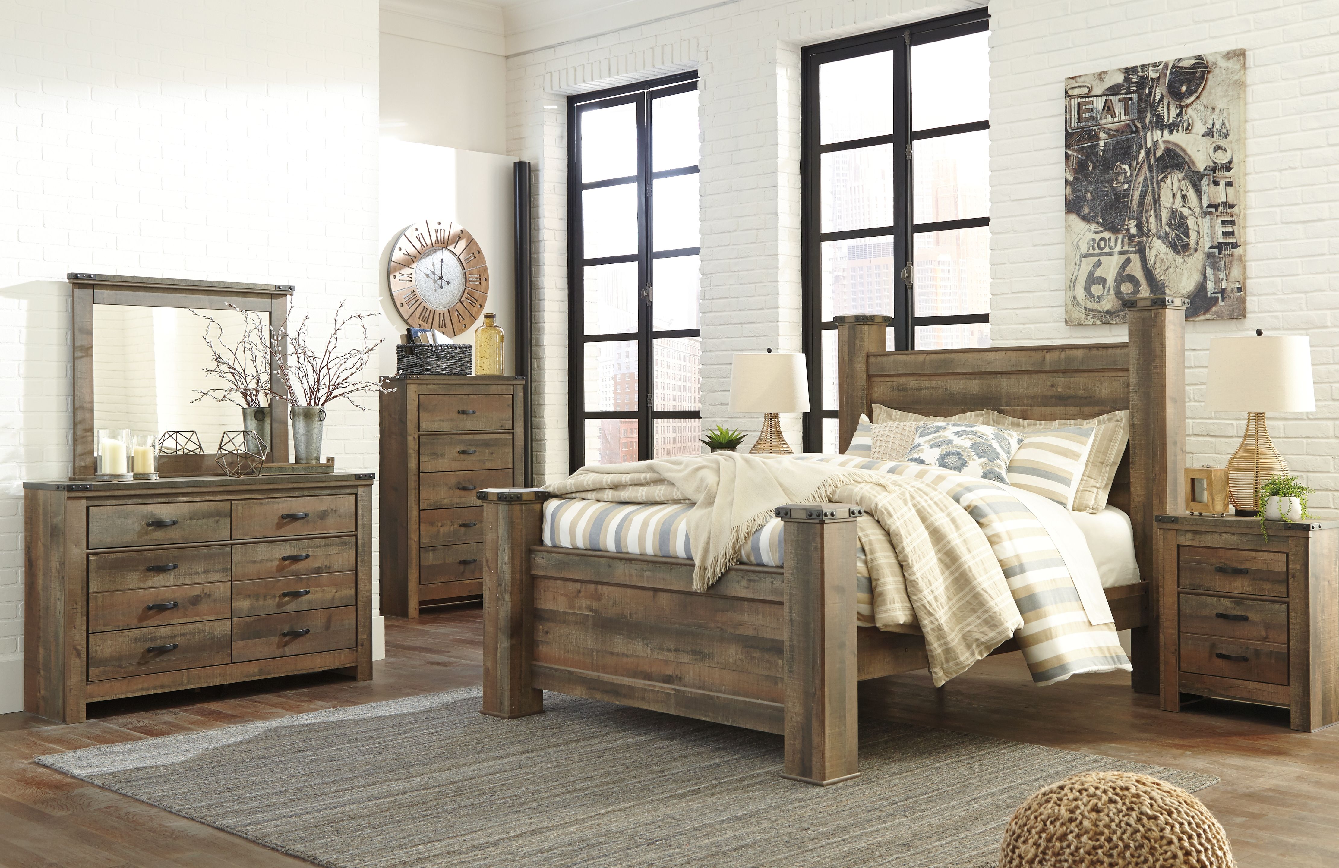 Ashley Furniture Trinell - Queen Poster Bed - Brown - Image 5