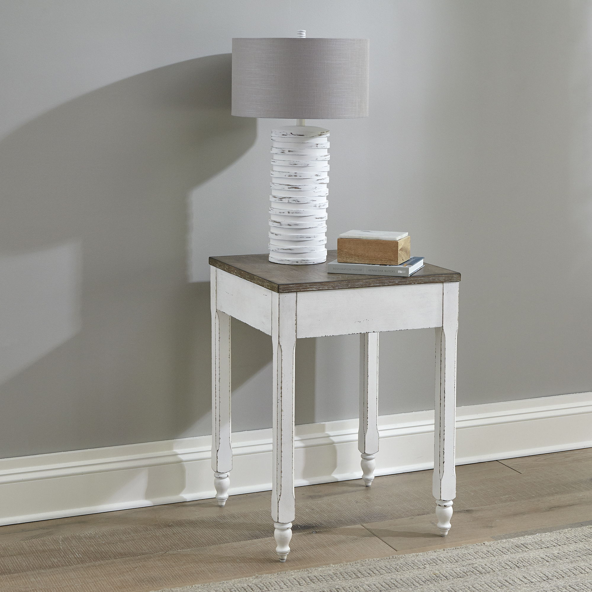 Liberty Furniture Magnolia Manor - Corner Filler - White