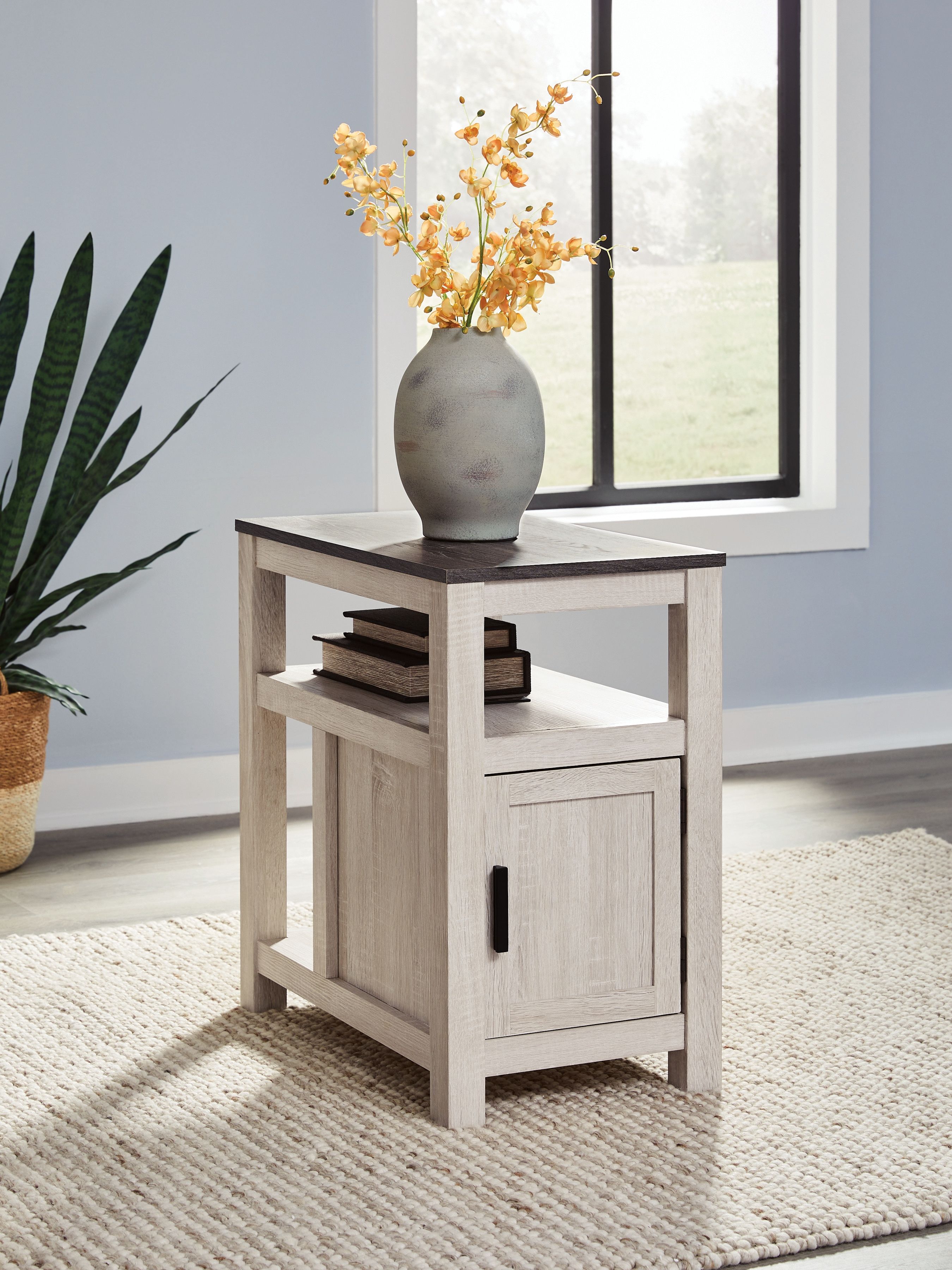 Ashley Furniture Fendenmore - Chair Side Table - Two-tone - Image 3
