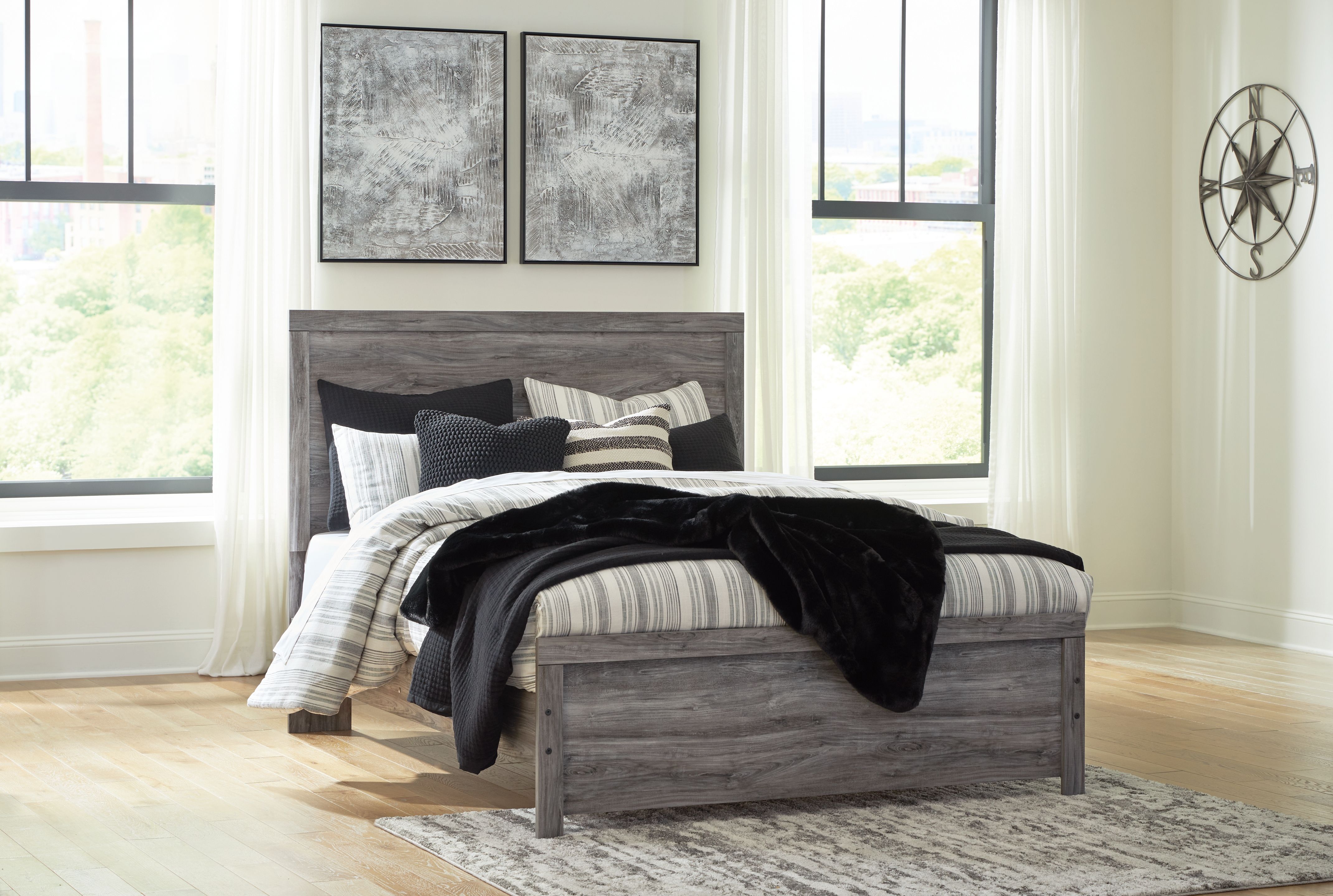 Bronyan - Queen Panel Bed - Dark Gray
