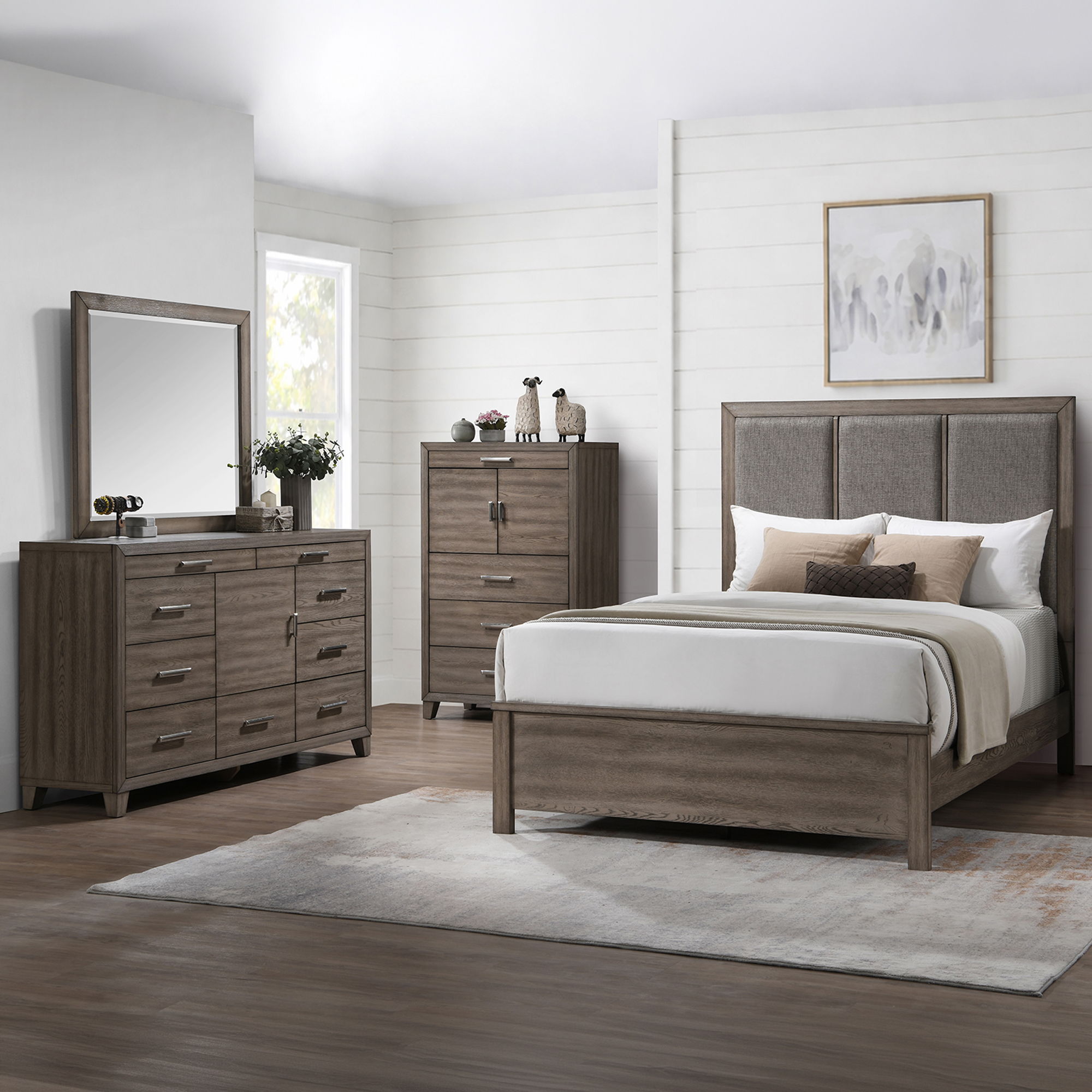 Harrisburg - 5/0 Queen 4 Piece Bedroom Set (Bed, Dresser, Mirror, Chest) - Walnut