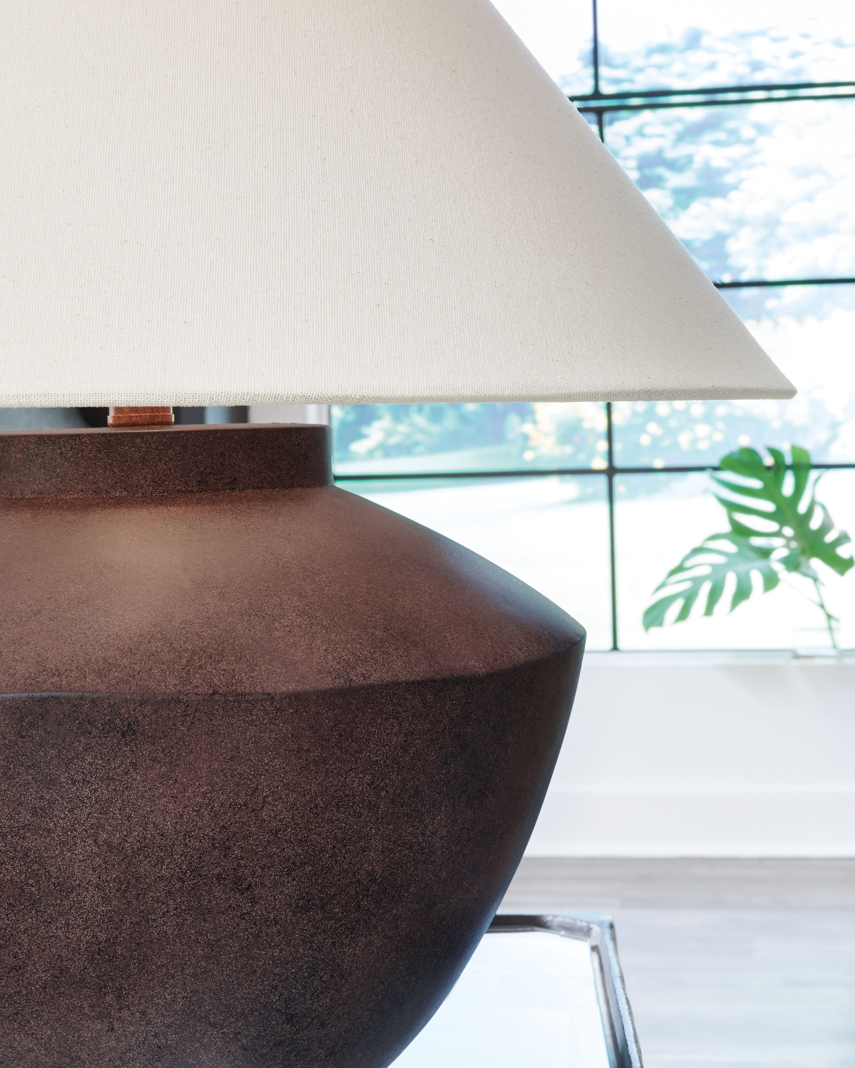 Ashley Furniture Honsworth - Poly Table Lamp - Antique Brown - Image 3