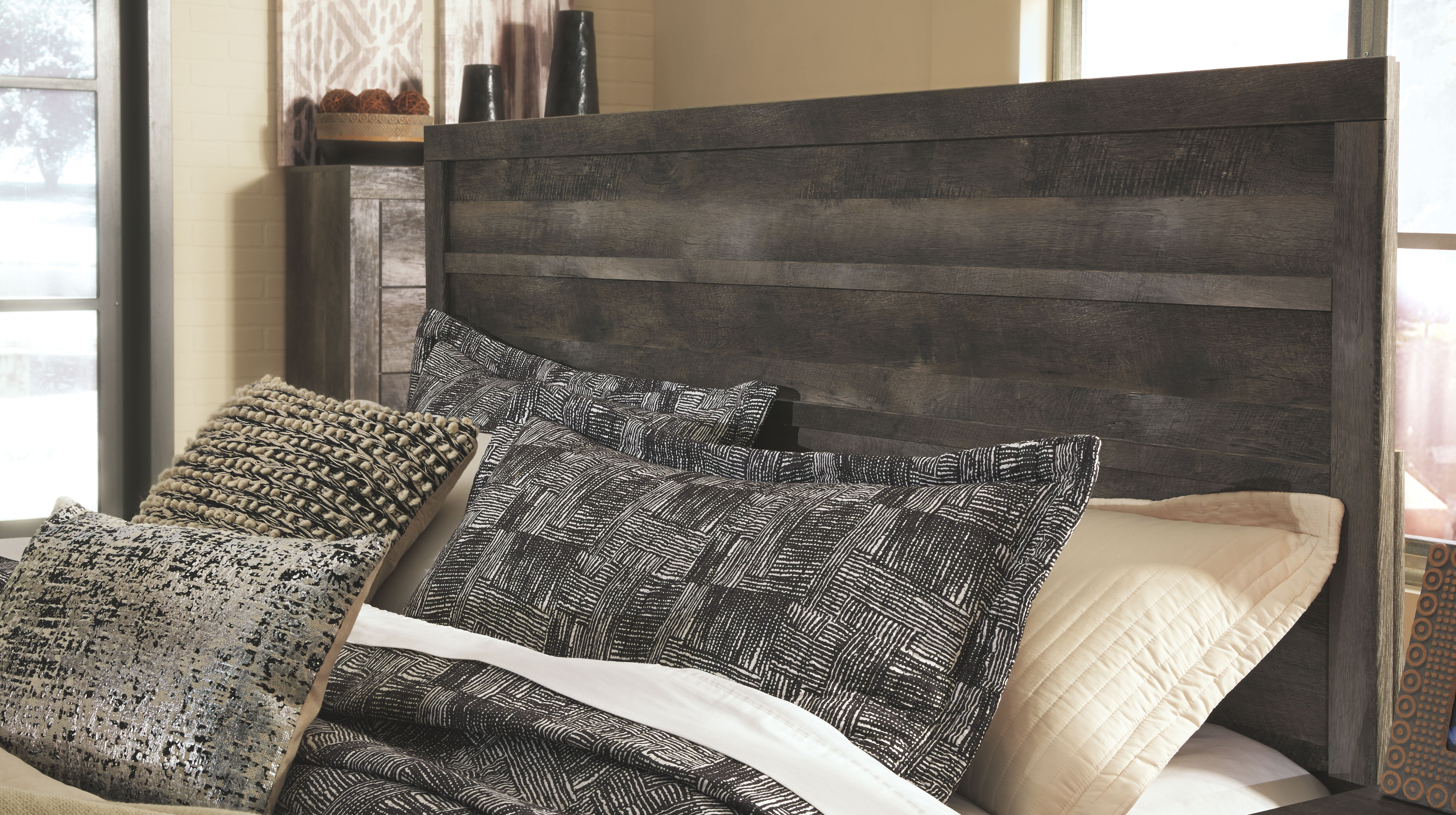 Ashley Furniture Wynnlow - 5 Pc. - Dresser, Mirror, Chest, King Panel Bed - Gray - Image 3