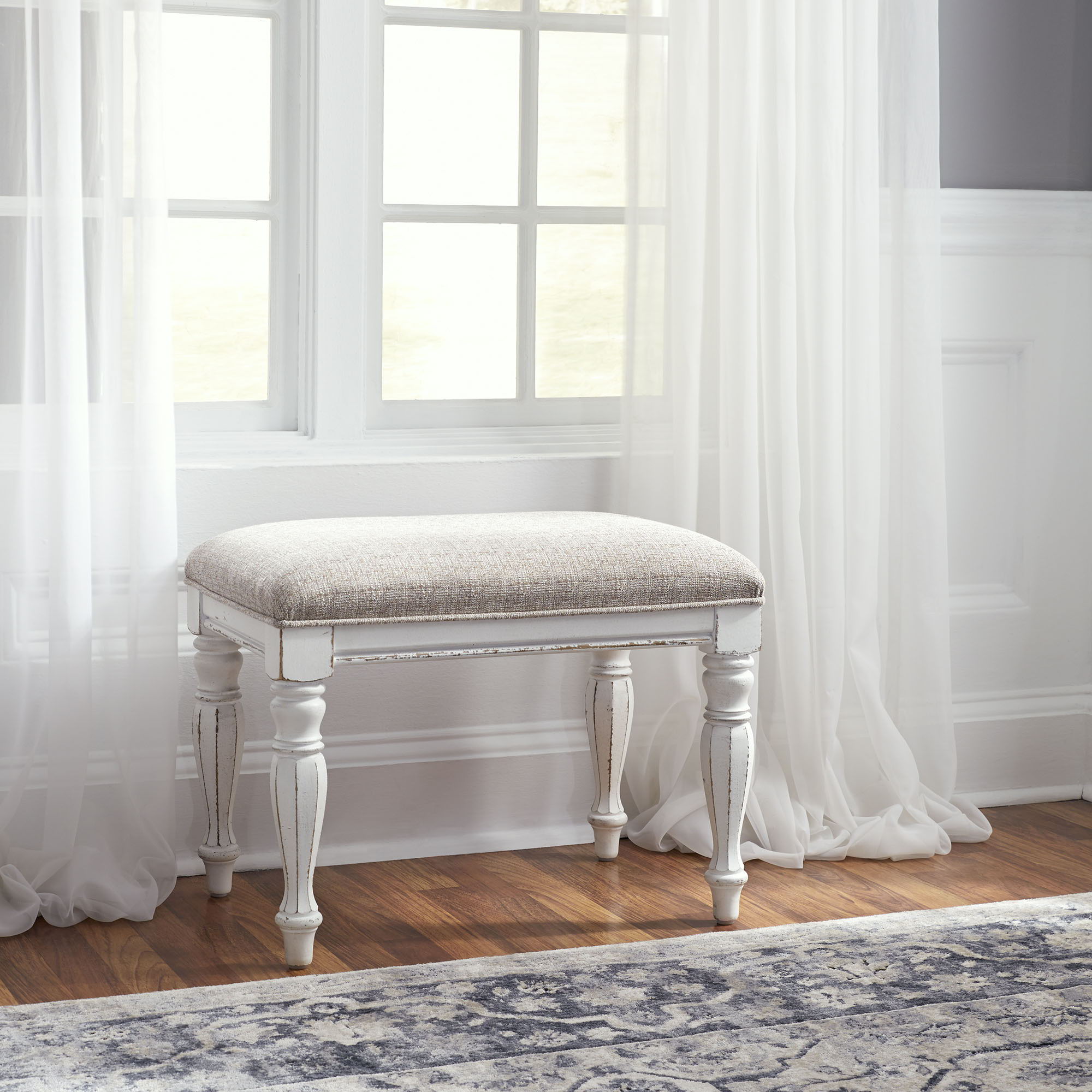 Liberty Furniture Magnolia Manor - Accent Bench - White