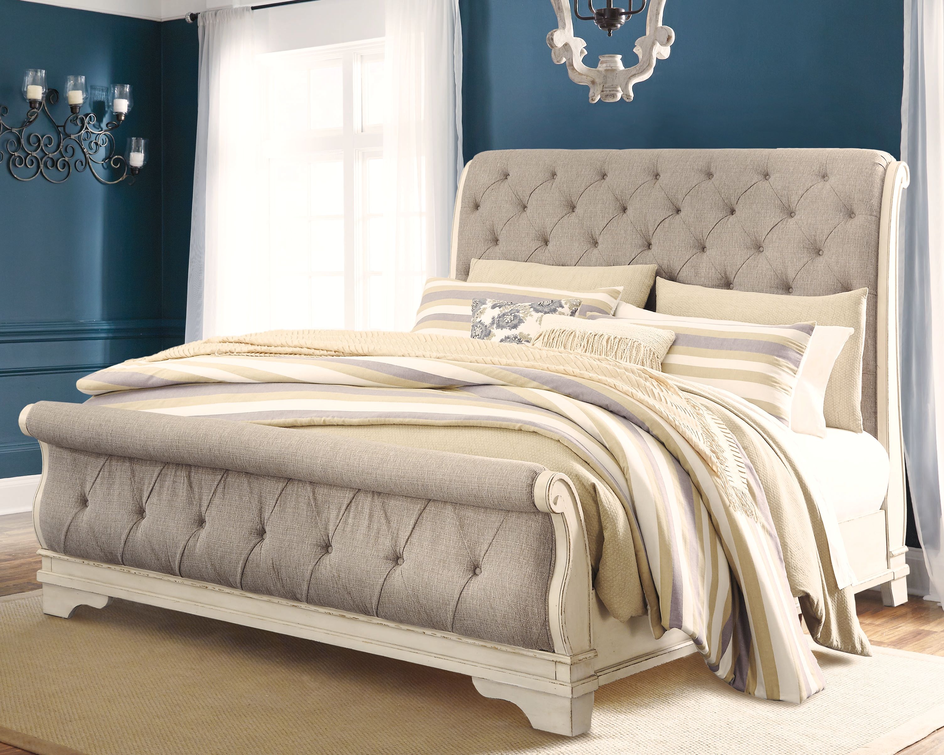 Realyn - King Upholstered Sleigh Bed - Chipped White