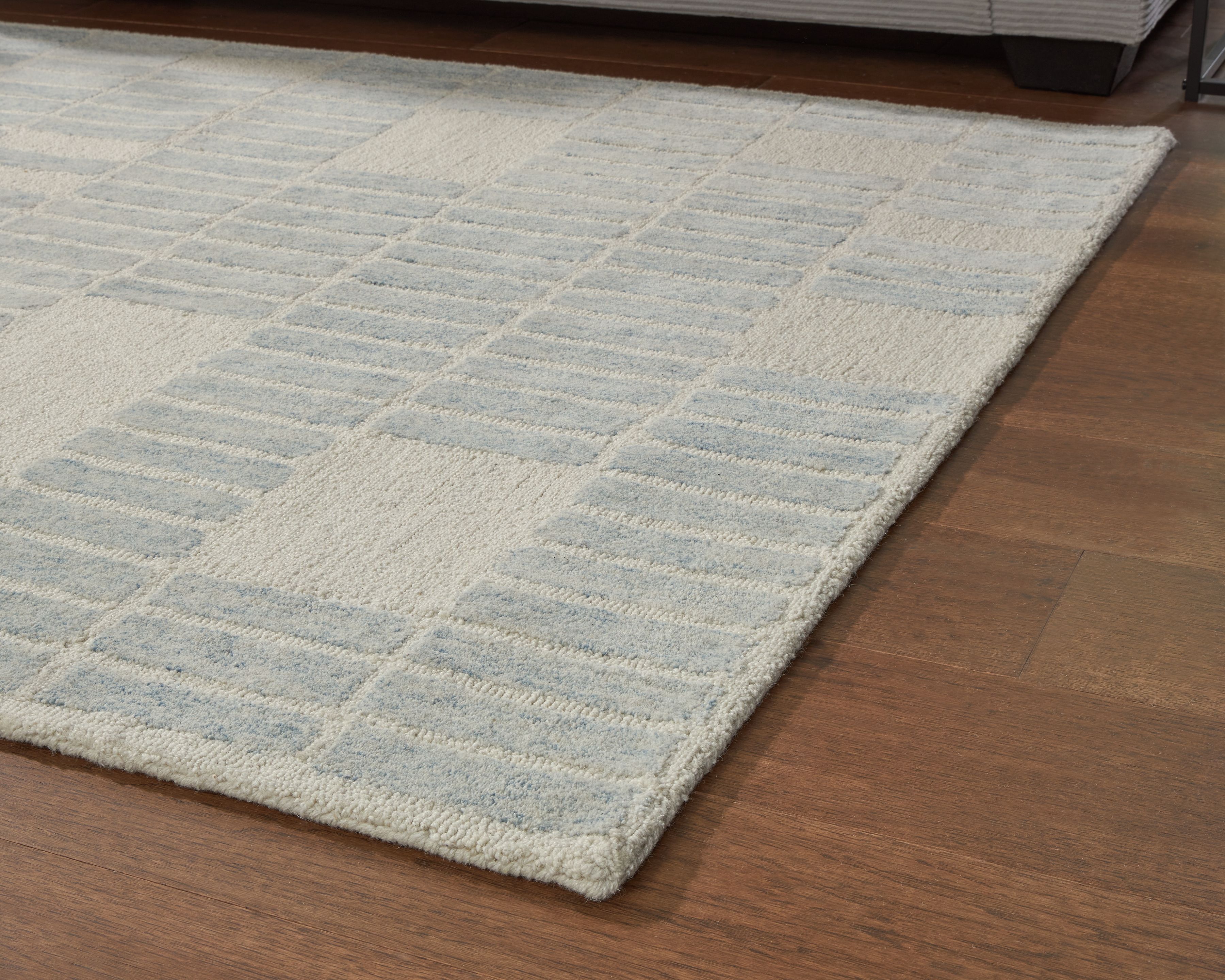 Dylanton - 8' x 10' Rug - Ivory / Blue