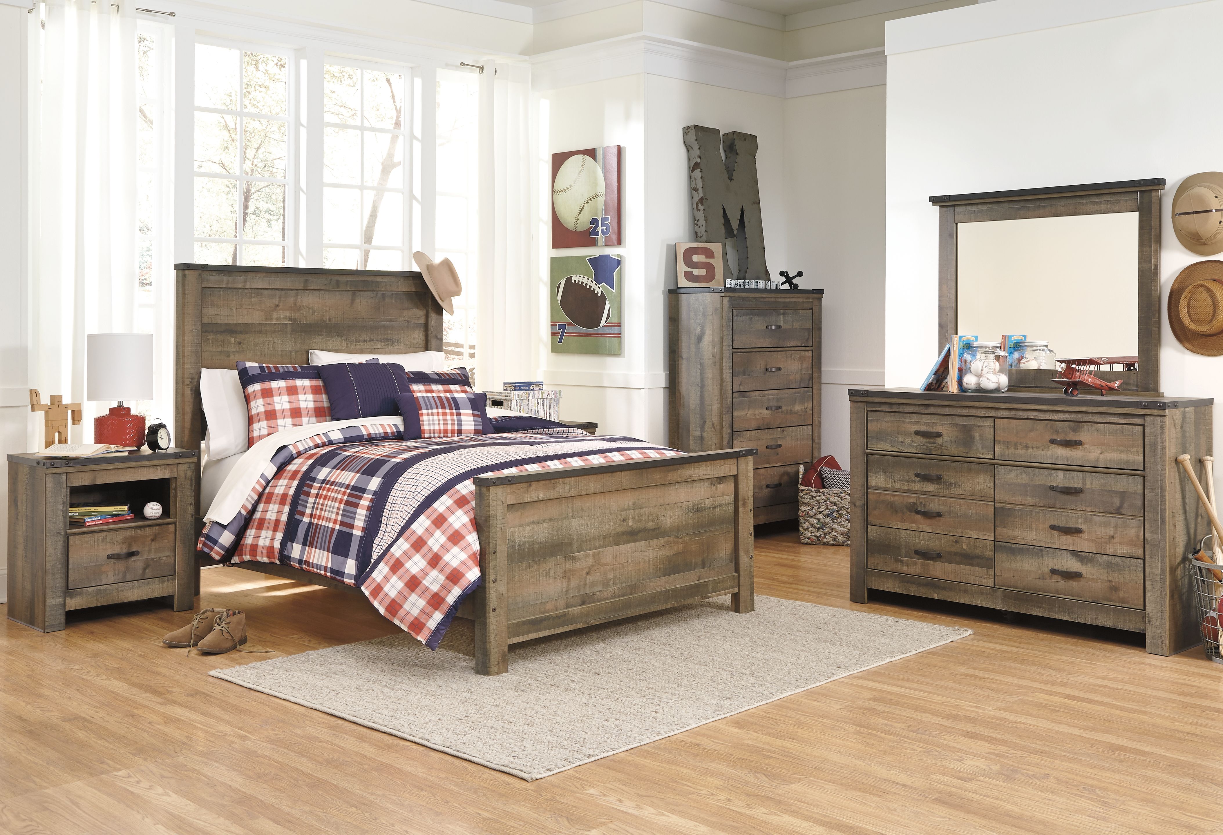 Trinell - Full Panel Bed - Brown