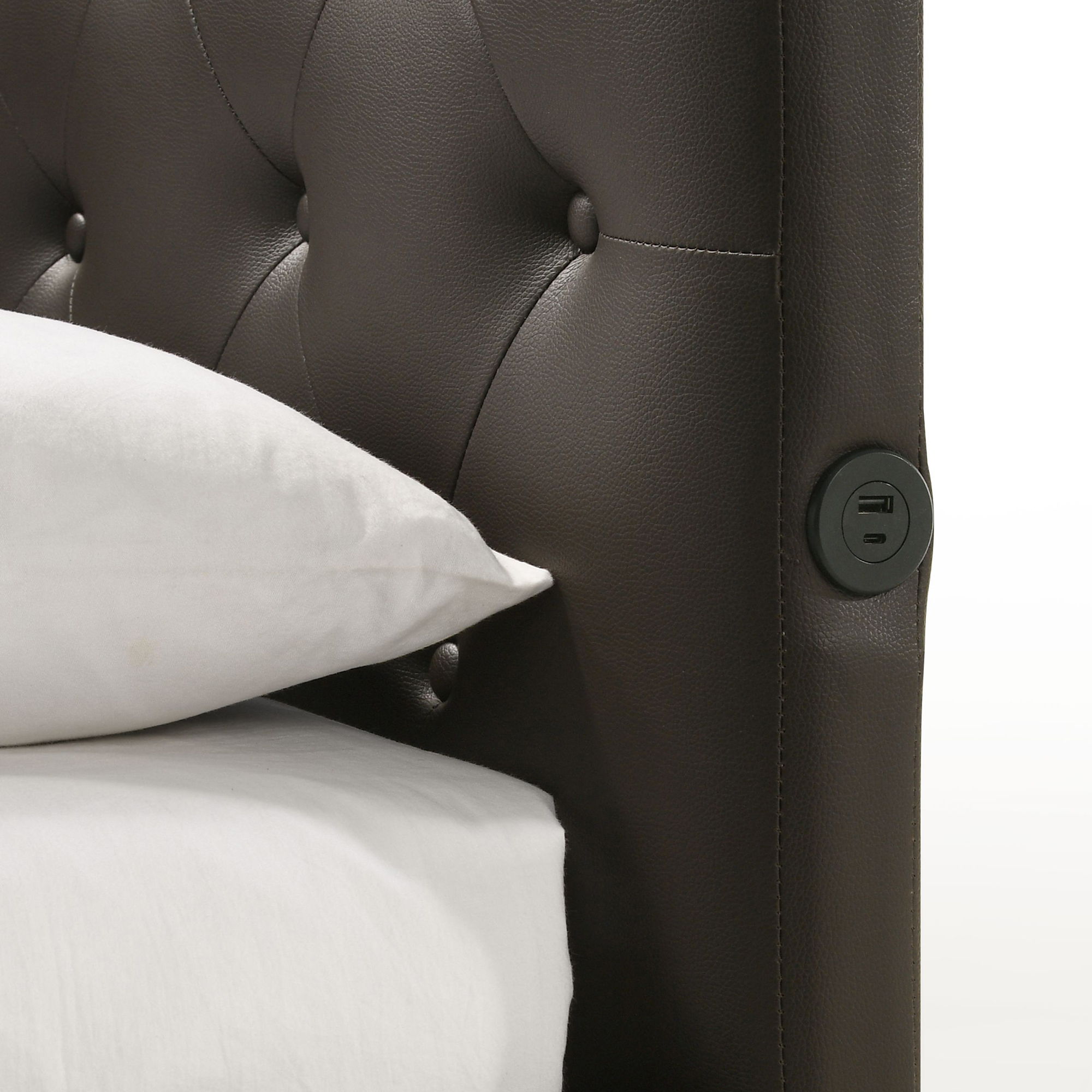 Julesburg - Corner PU Full Bed - Brown