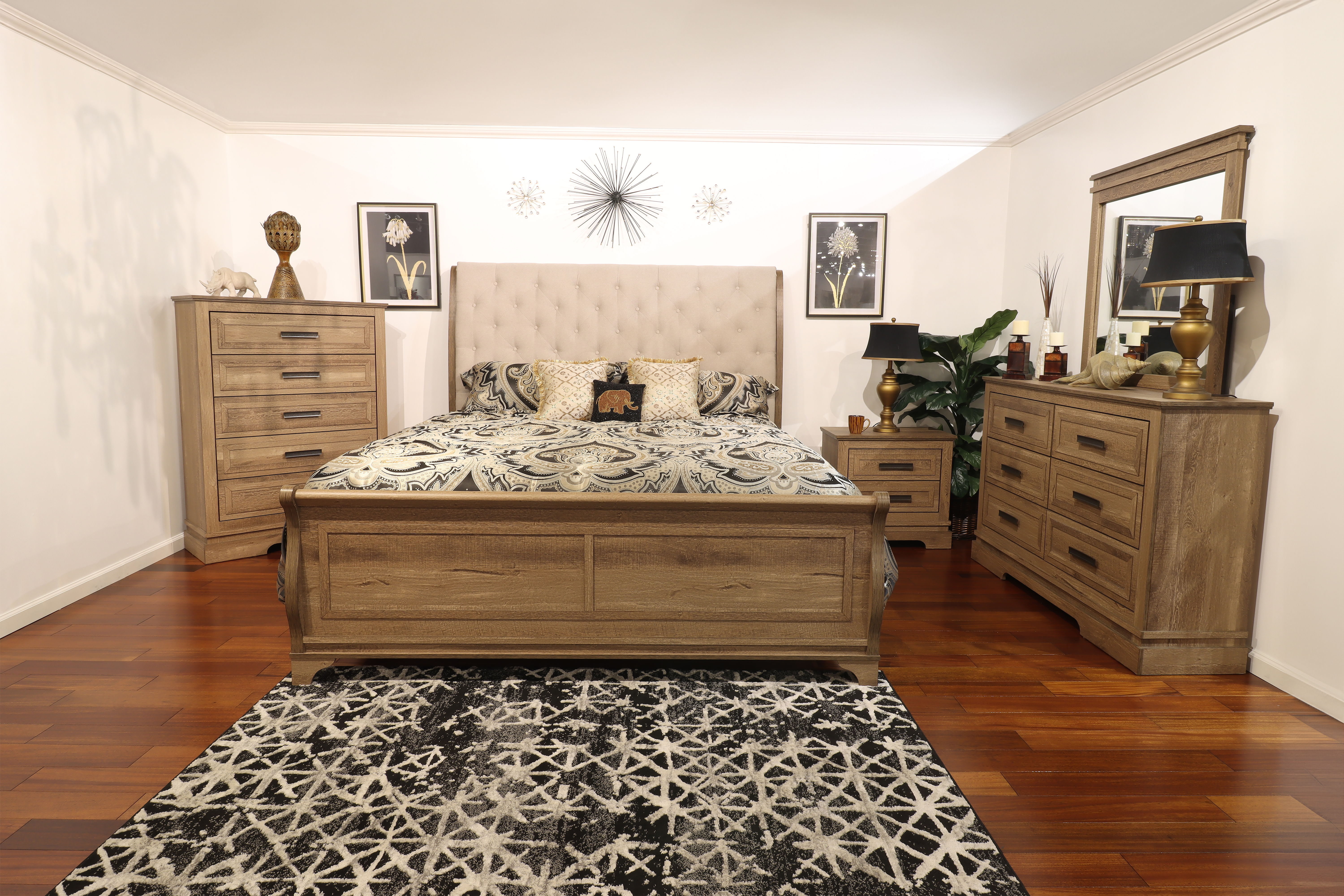 Coventry Hall - Chest - Pecan, light brown