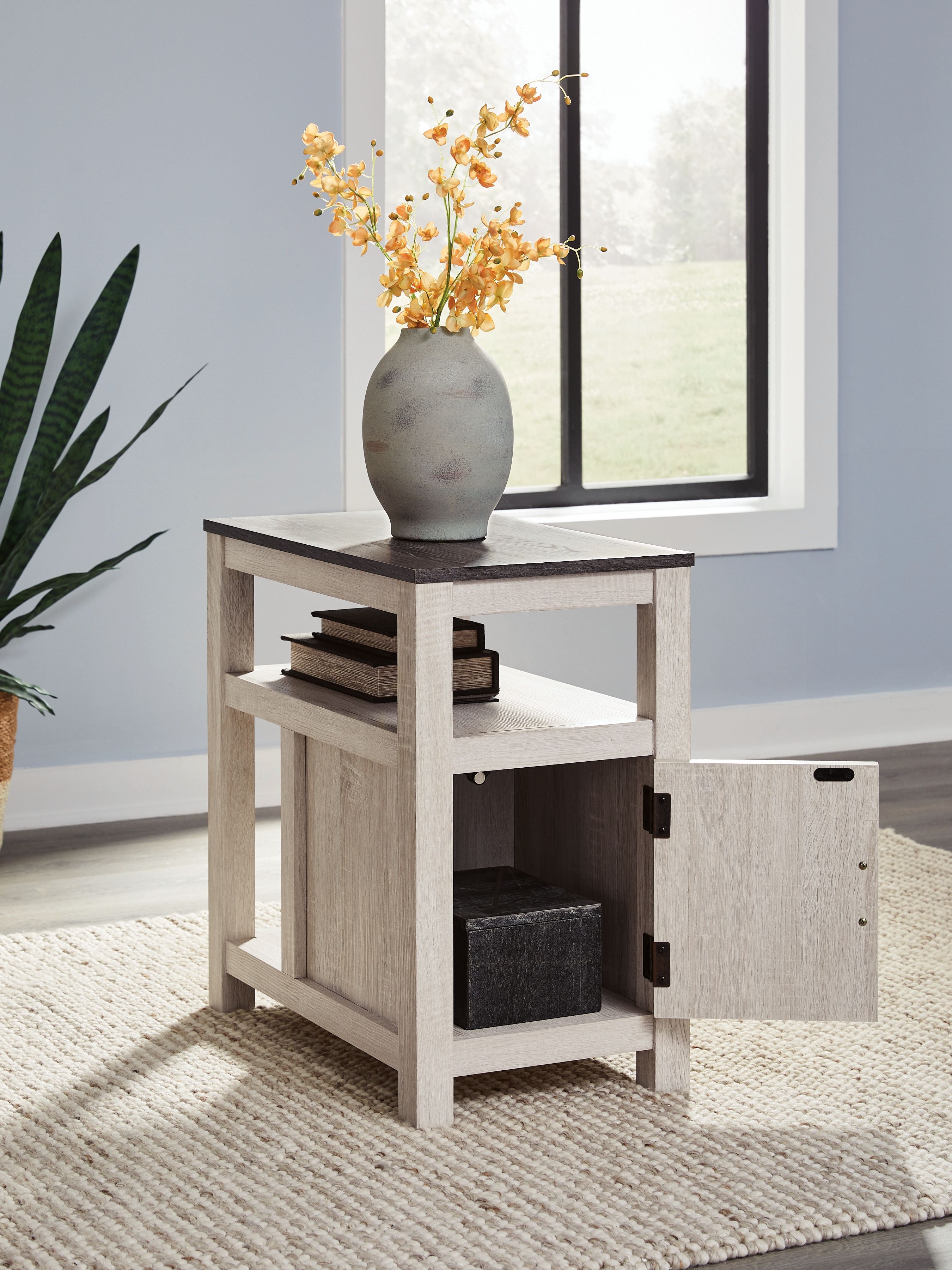 Ashley Furniture Fendenmore - Chair Side Table - Two-tone - Image 8
