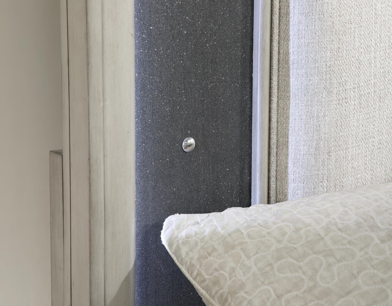 B090 - Queen Bed - Gray