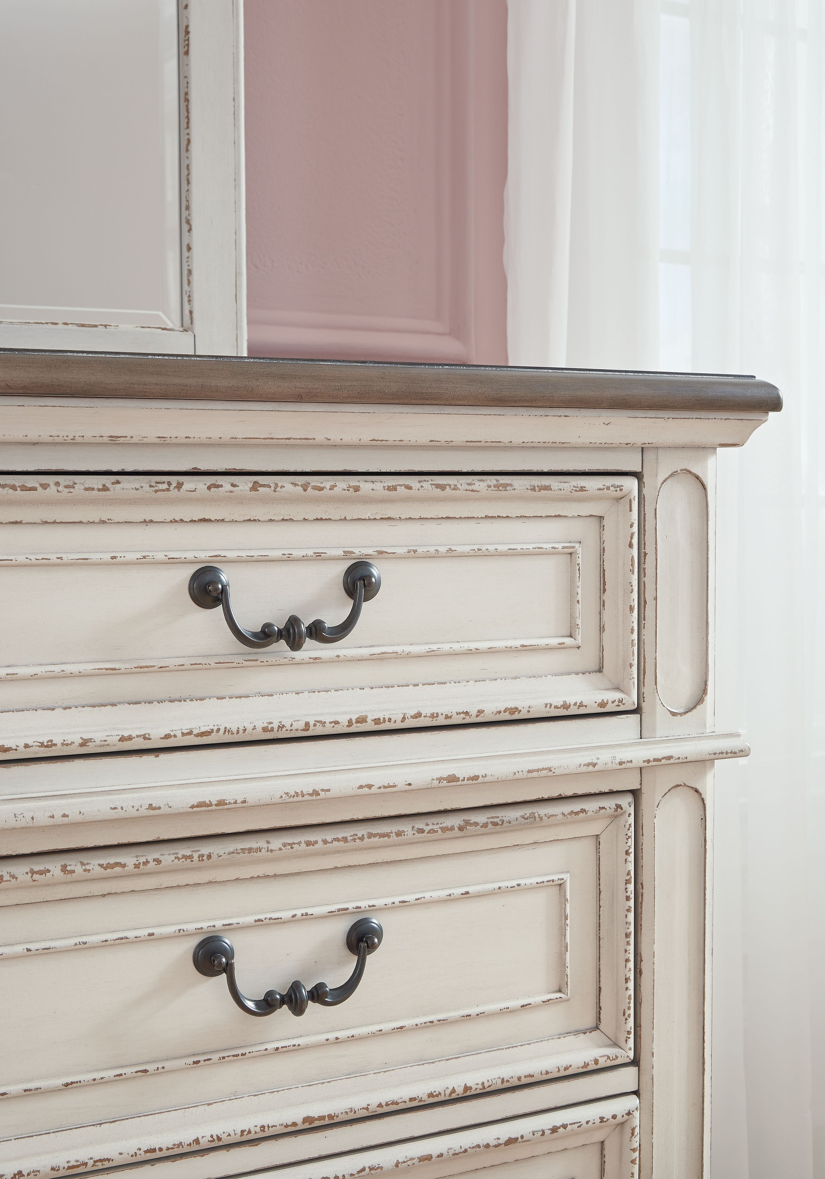 Realyn - 6 Pc. - Dresser, Mirror, Chest, Queen Upholstered Bed - Two-tone