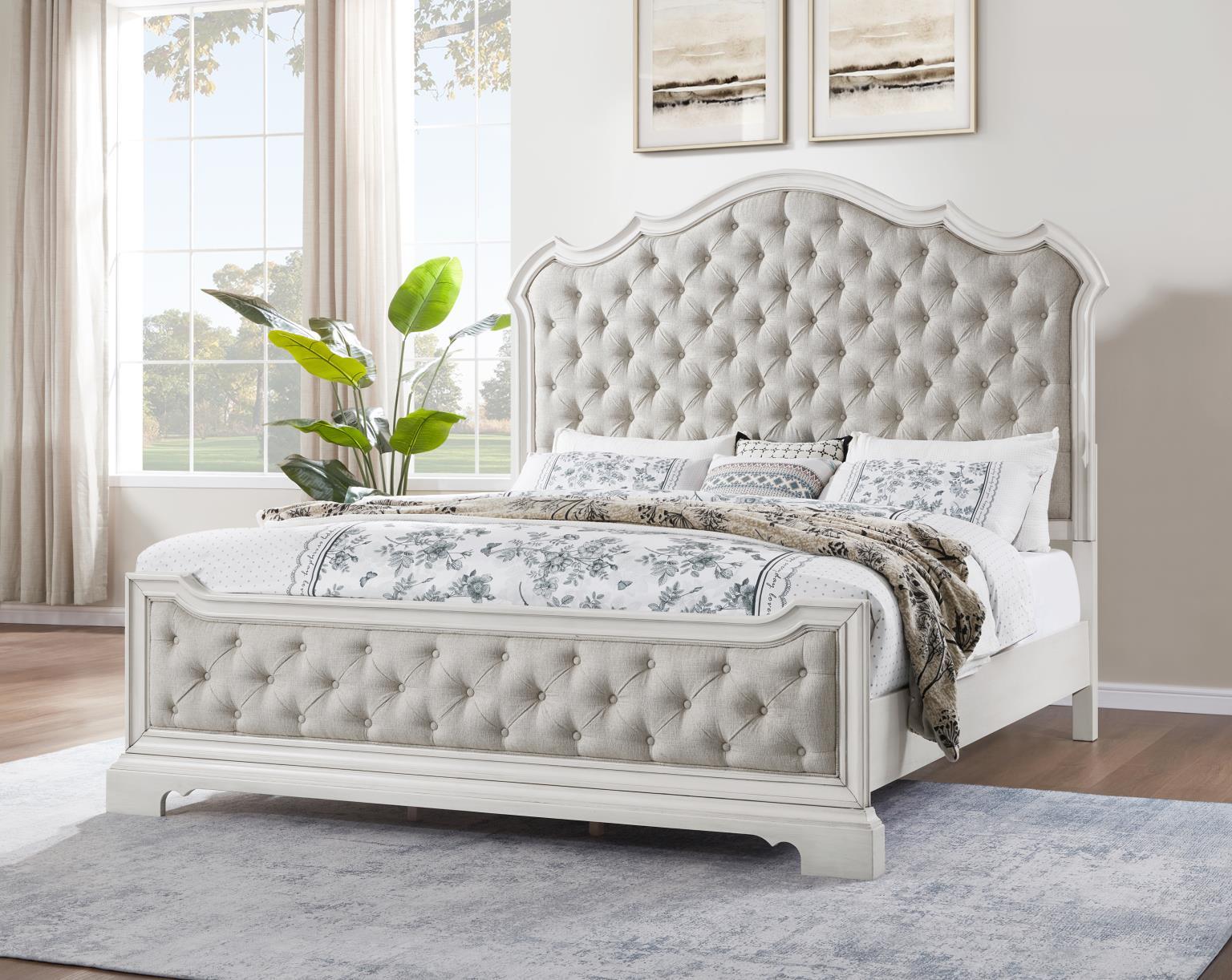 B072 - 3 Piece Bedroom Set (Queen Bed, Dresser, Mirror) - Antique White