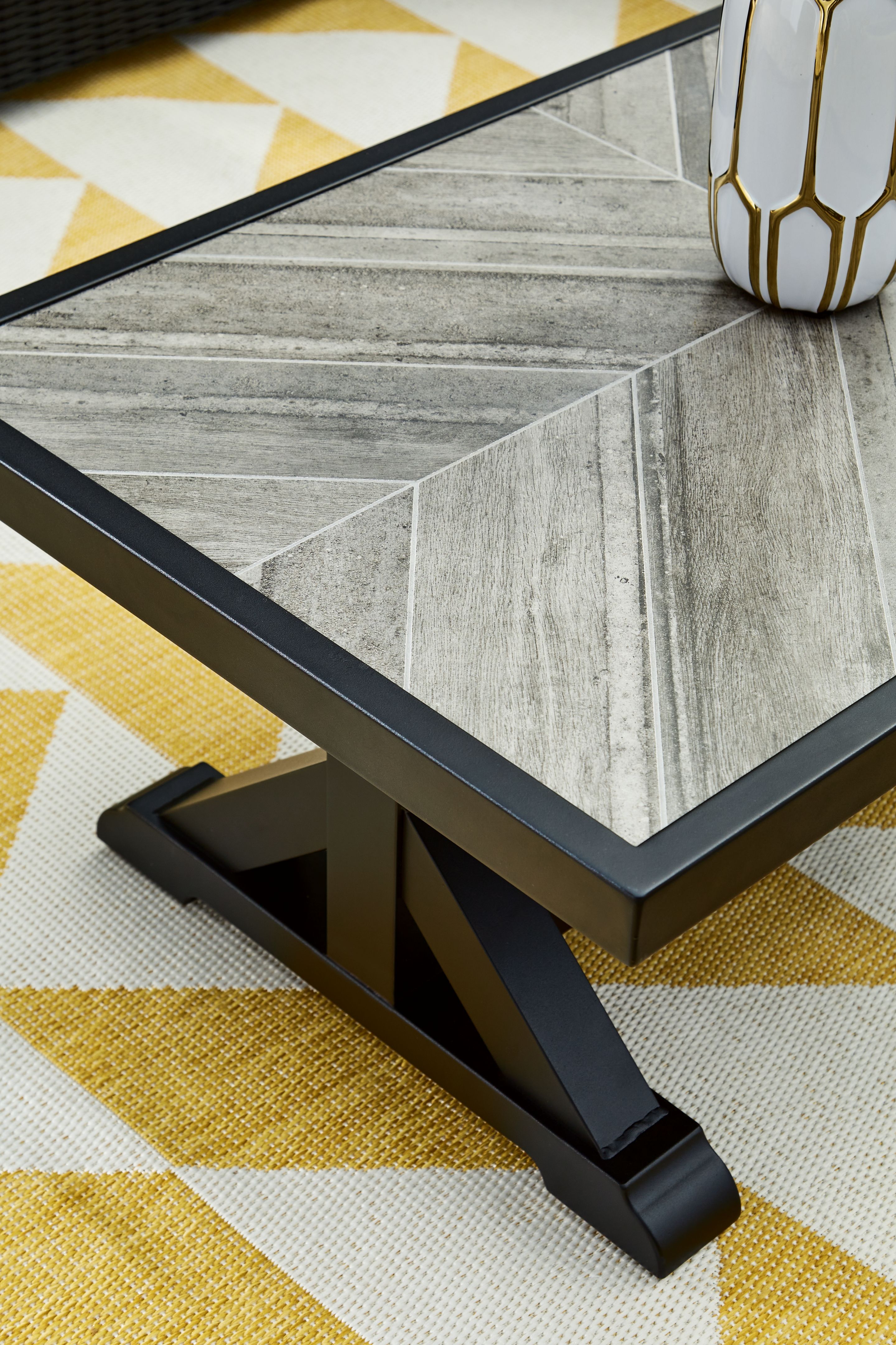Ashley Furniture Beachcroft - Rectangular Cocktail Table - Black / Light Gray - Image 9