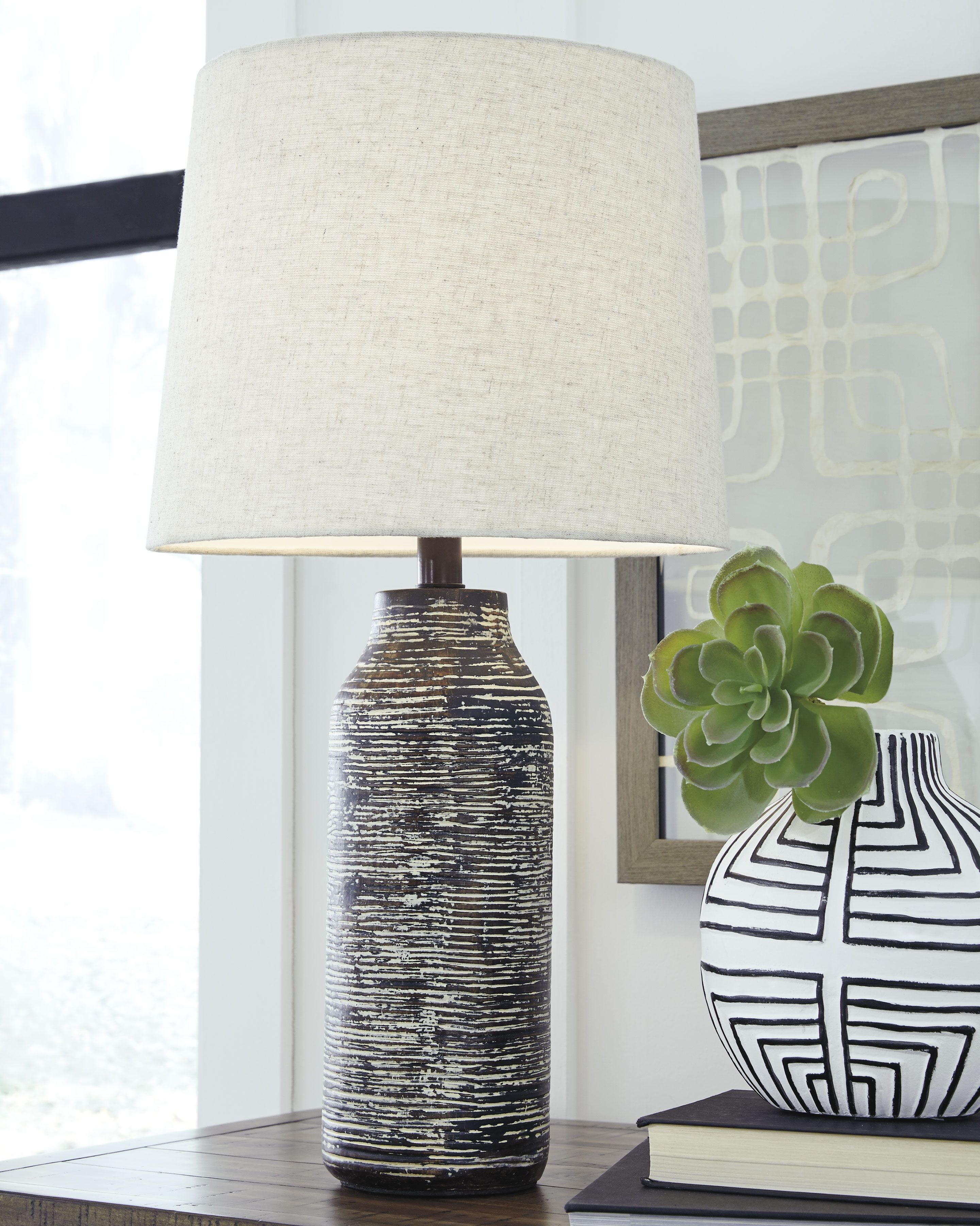 Mahima - Paper Table Lamp (Set of 2) - Black / White