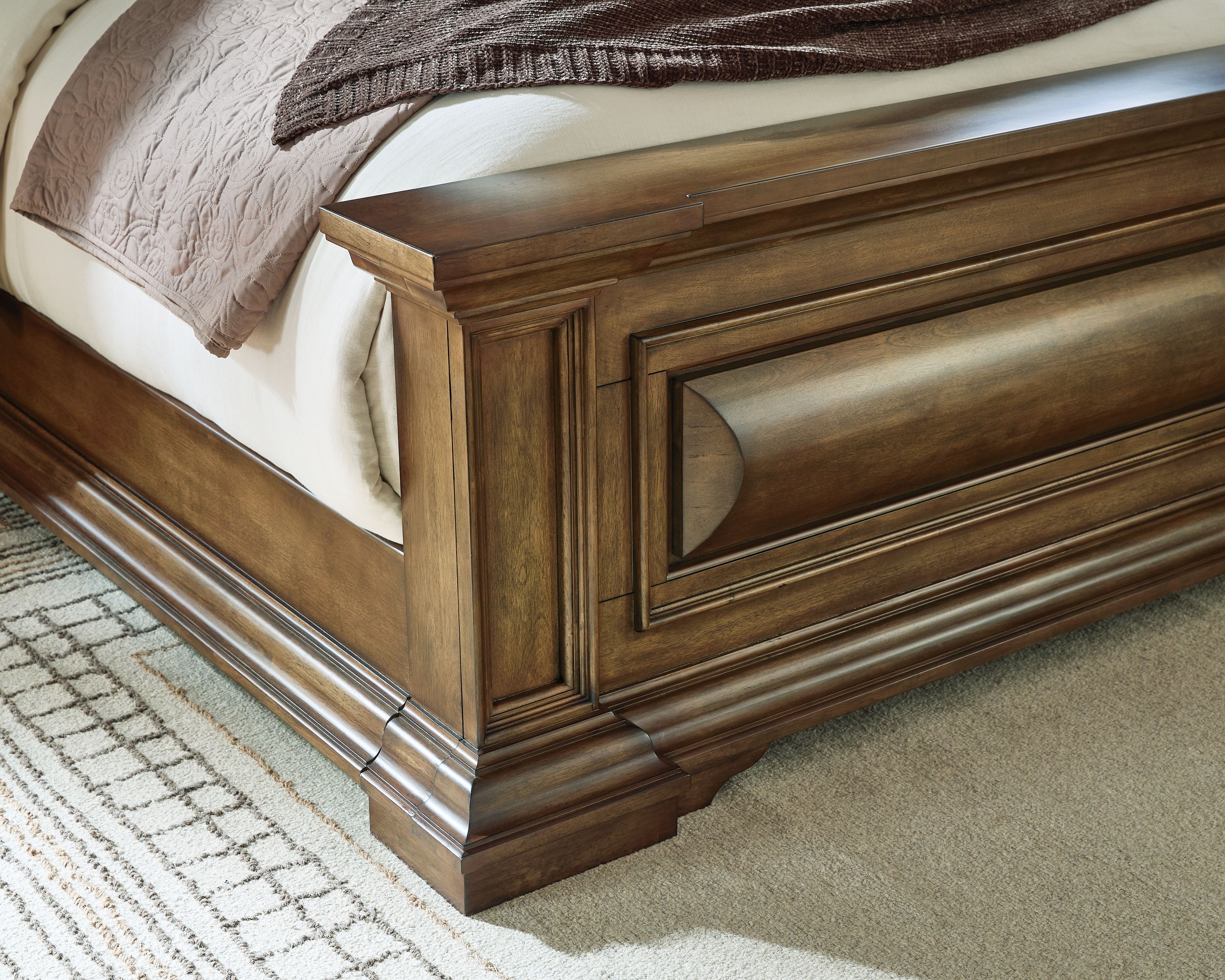 Frantanna - Queen Panel Bed - Brown
