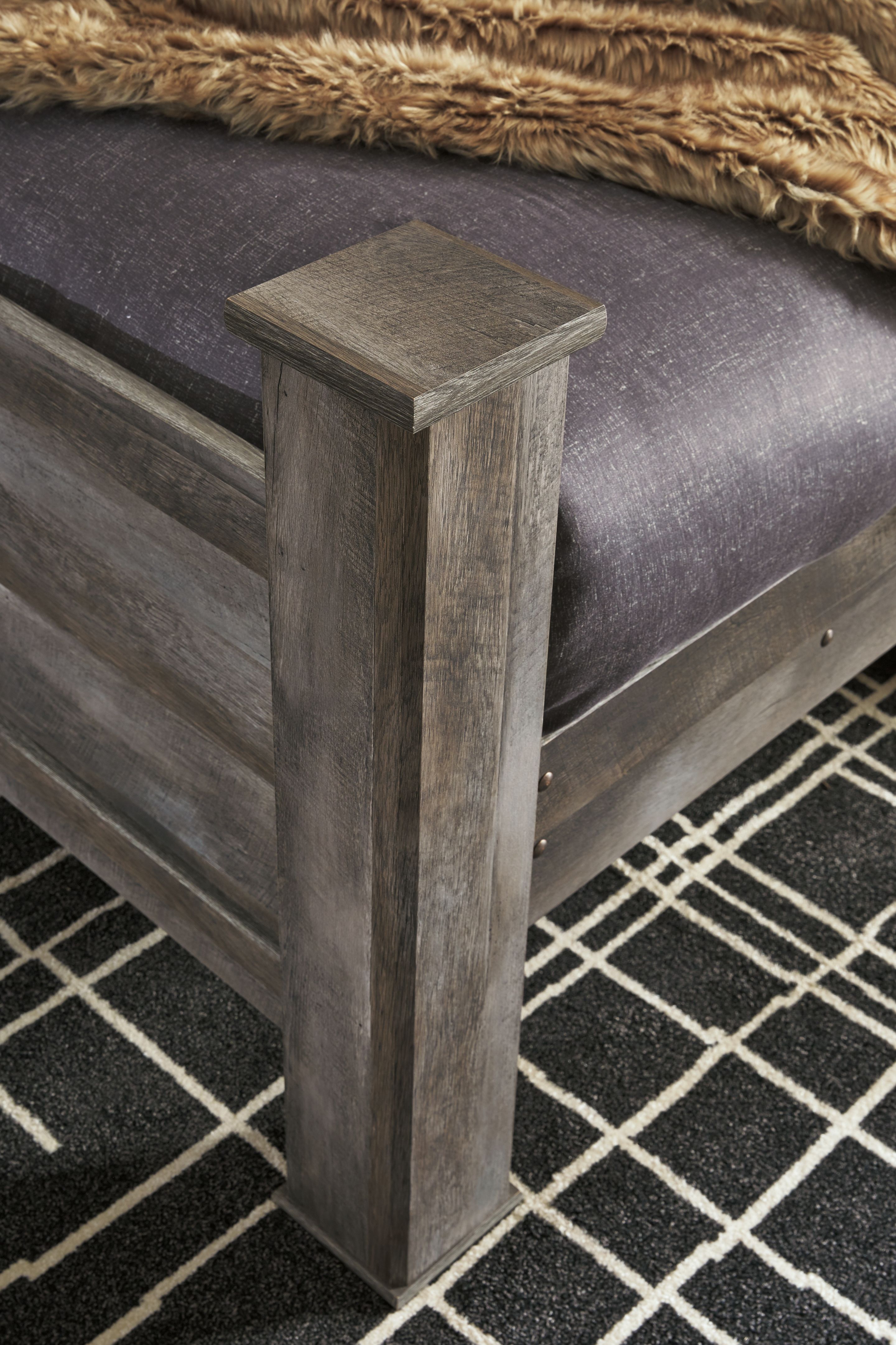 Ashley Furniture Wynnlow - 6 Pc. - Dresser, Mirror, Queen Upholstered Poster Bed - Gray - Image 6
