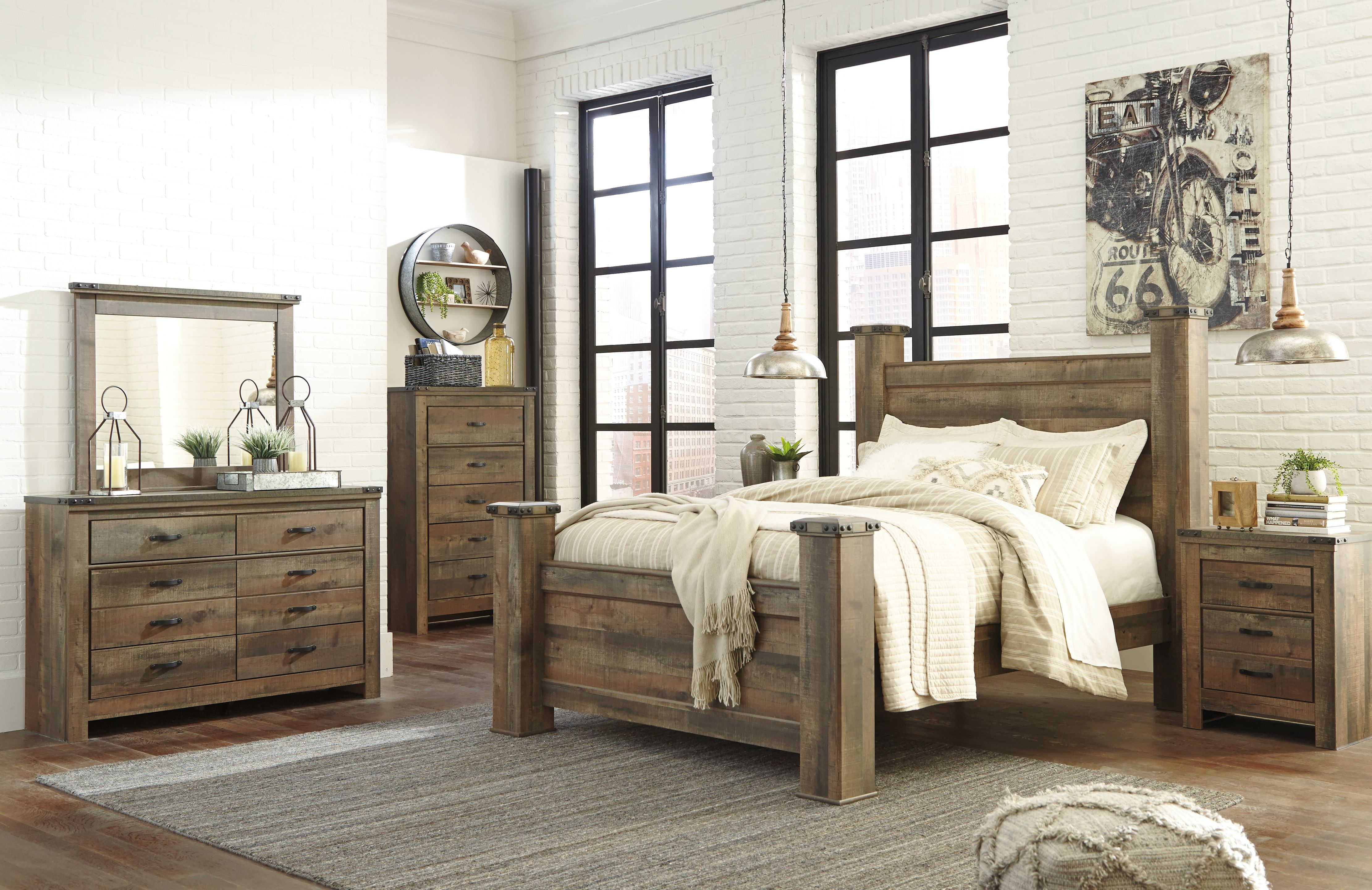 Trinell - Queen Poster Bed - Brown