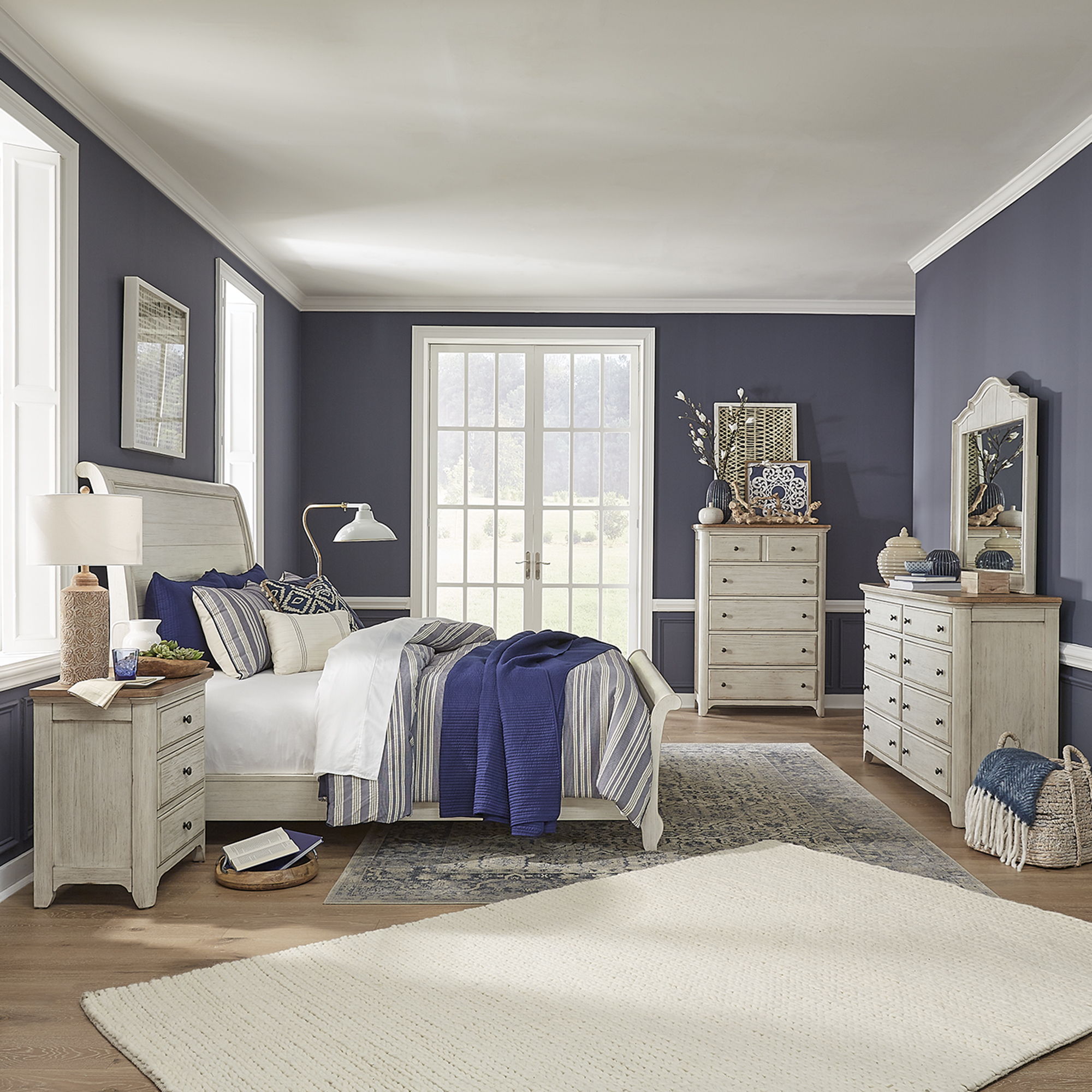 Liberty Furniture Bedroom Queen Poster Bed, Dresser and Mirror