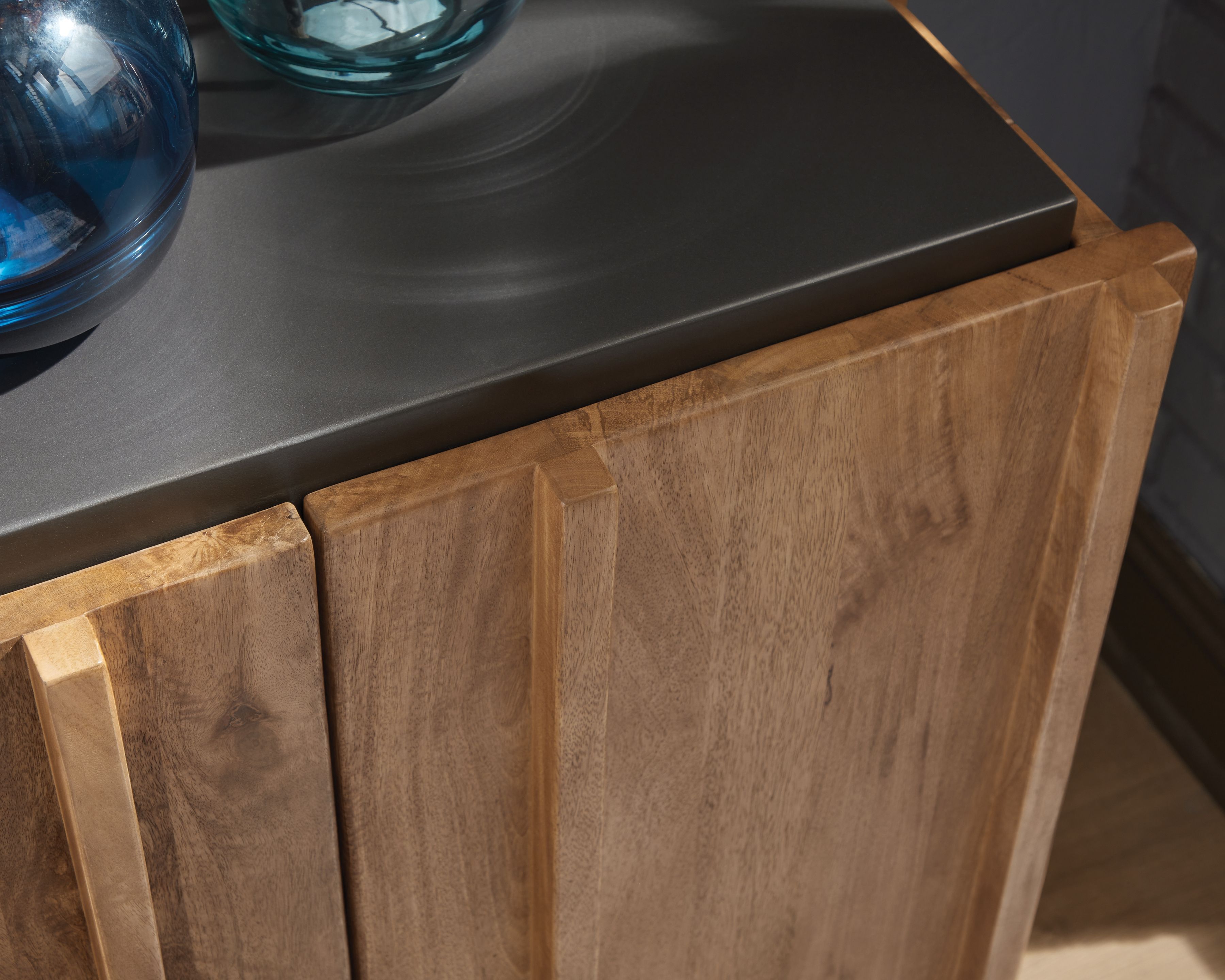 Ashley Furniture Quintavious - Accent Cabinet - Brown / Charcoal - Image 7