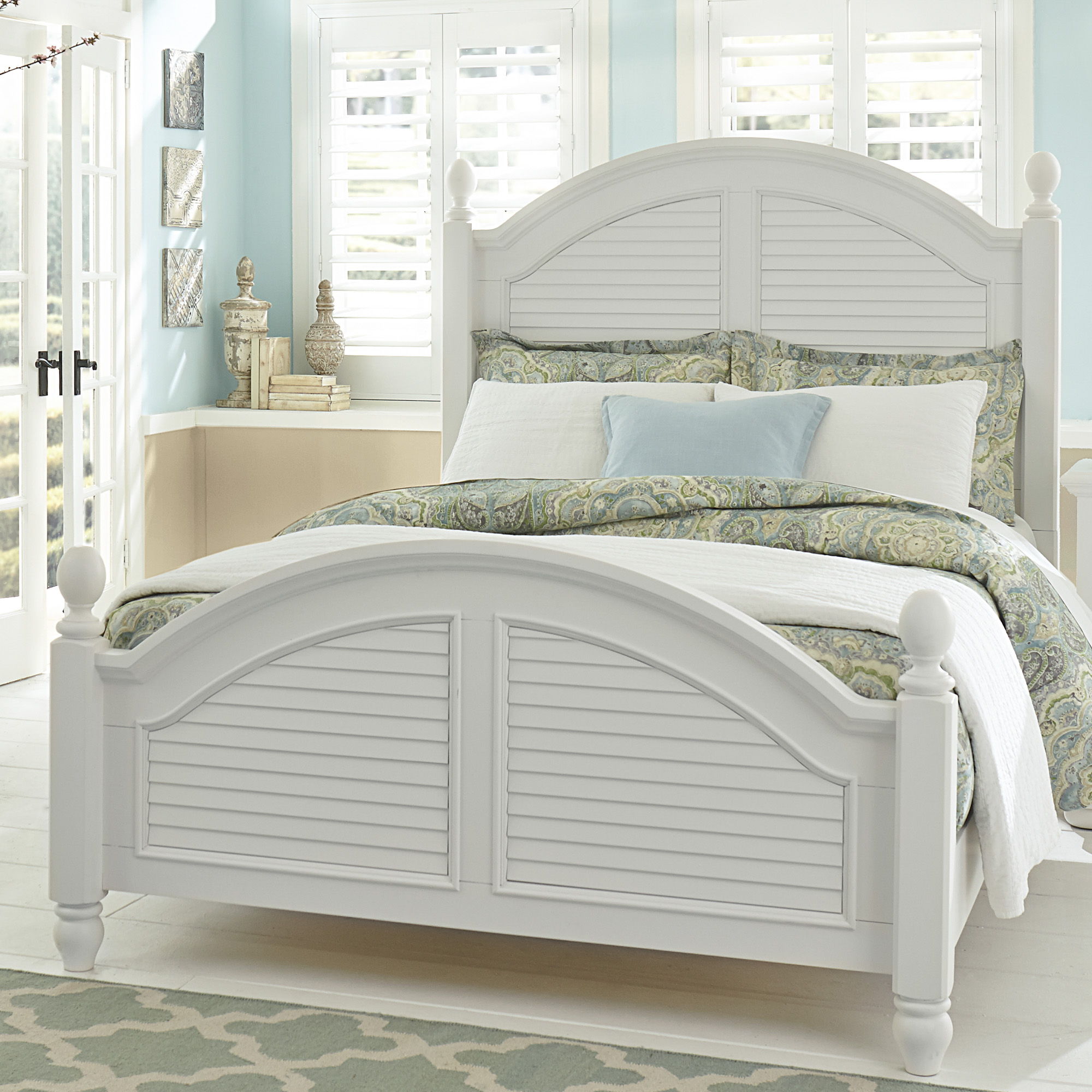 Liberty Furniture Summer House - King Poster Bed - White