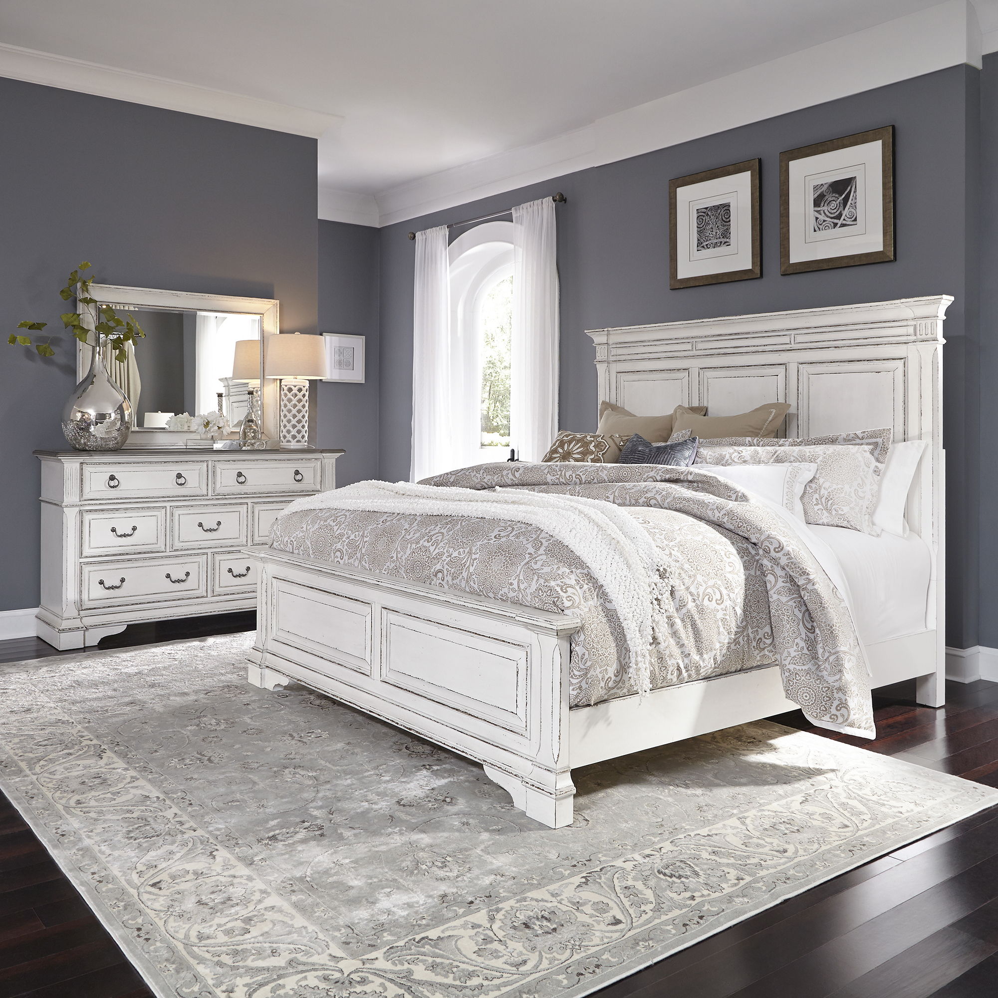 Abbey Park - 3 Piece Bedroom Set (Queen Panel Bed, Dresser & Mirror) - White Image