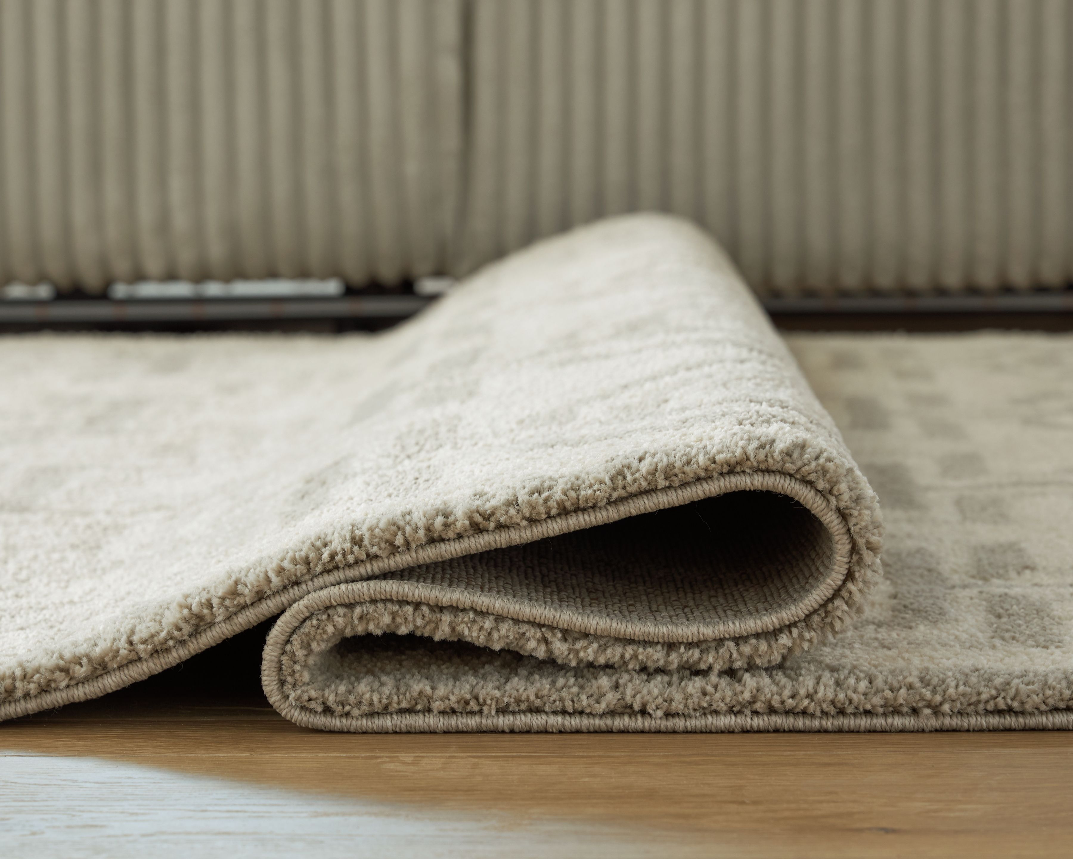 Maconville - 5' x 7' Rug - Ivory / Gray