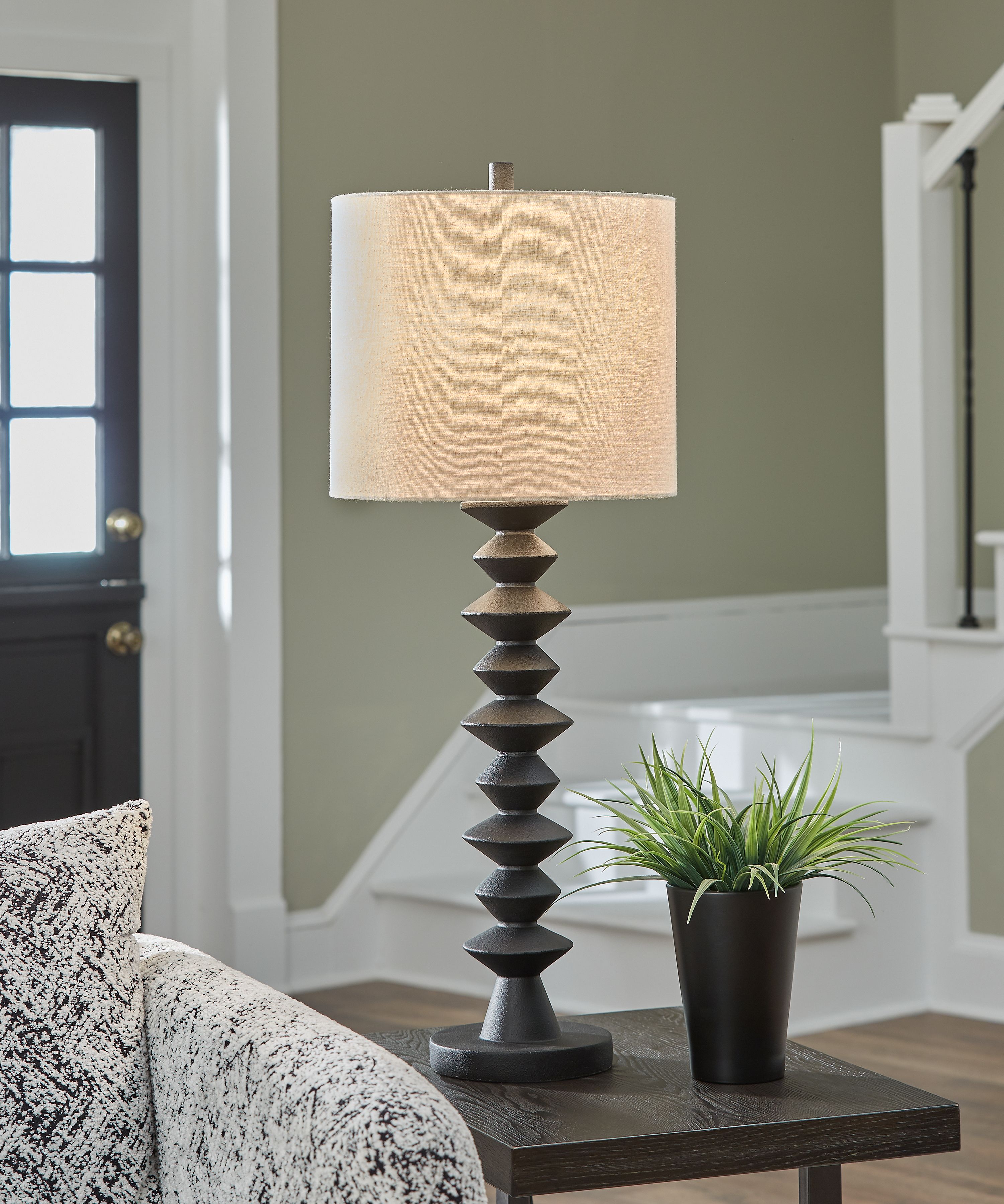 Ashley Furniture Luanndon - Poly Buffet Lamp - Black - Image 2