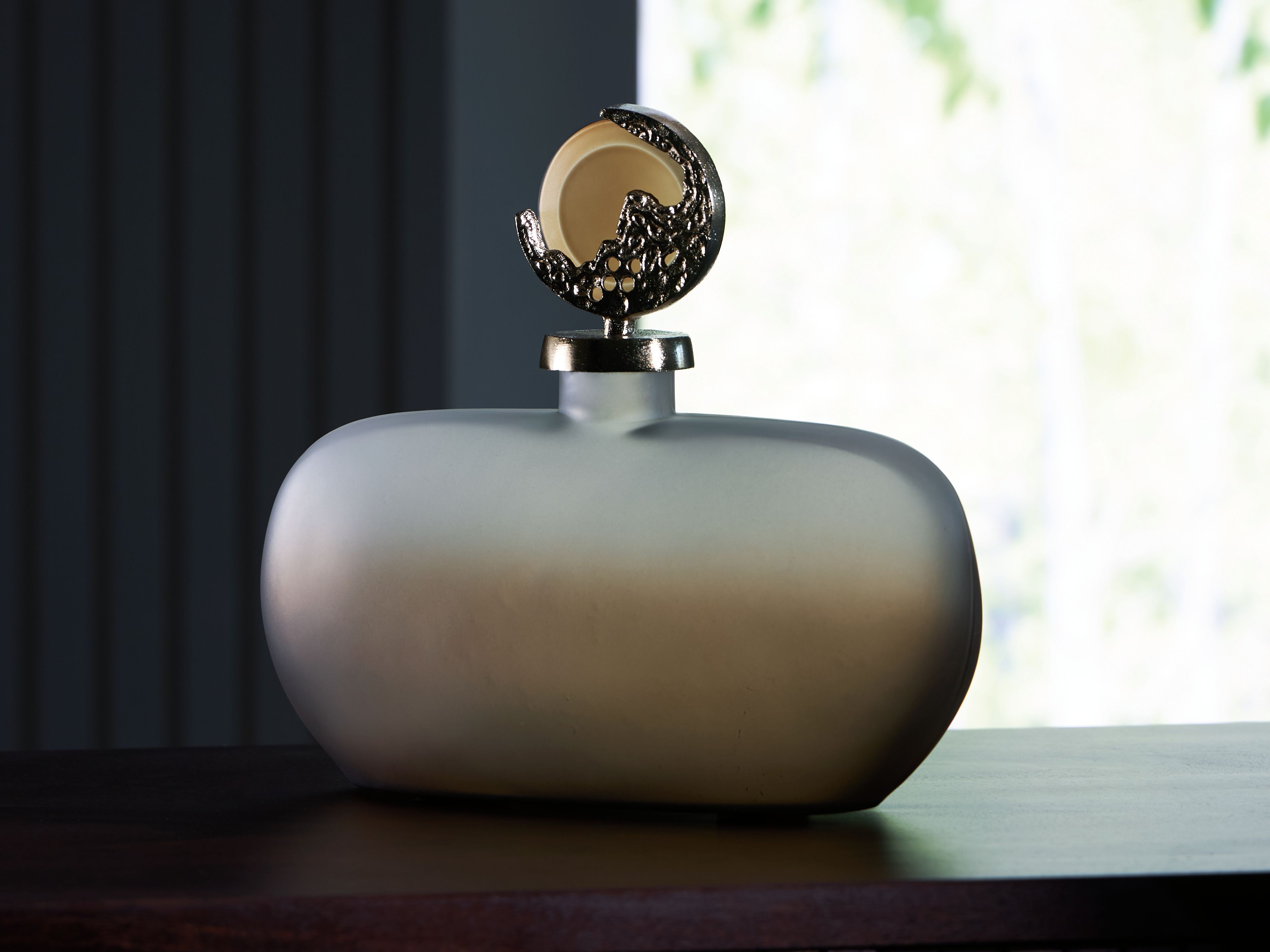 Acario - 11" Jar - Taupe / Gold Finish