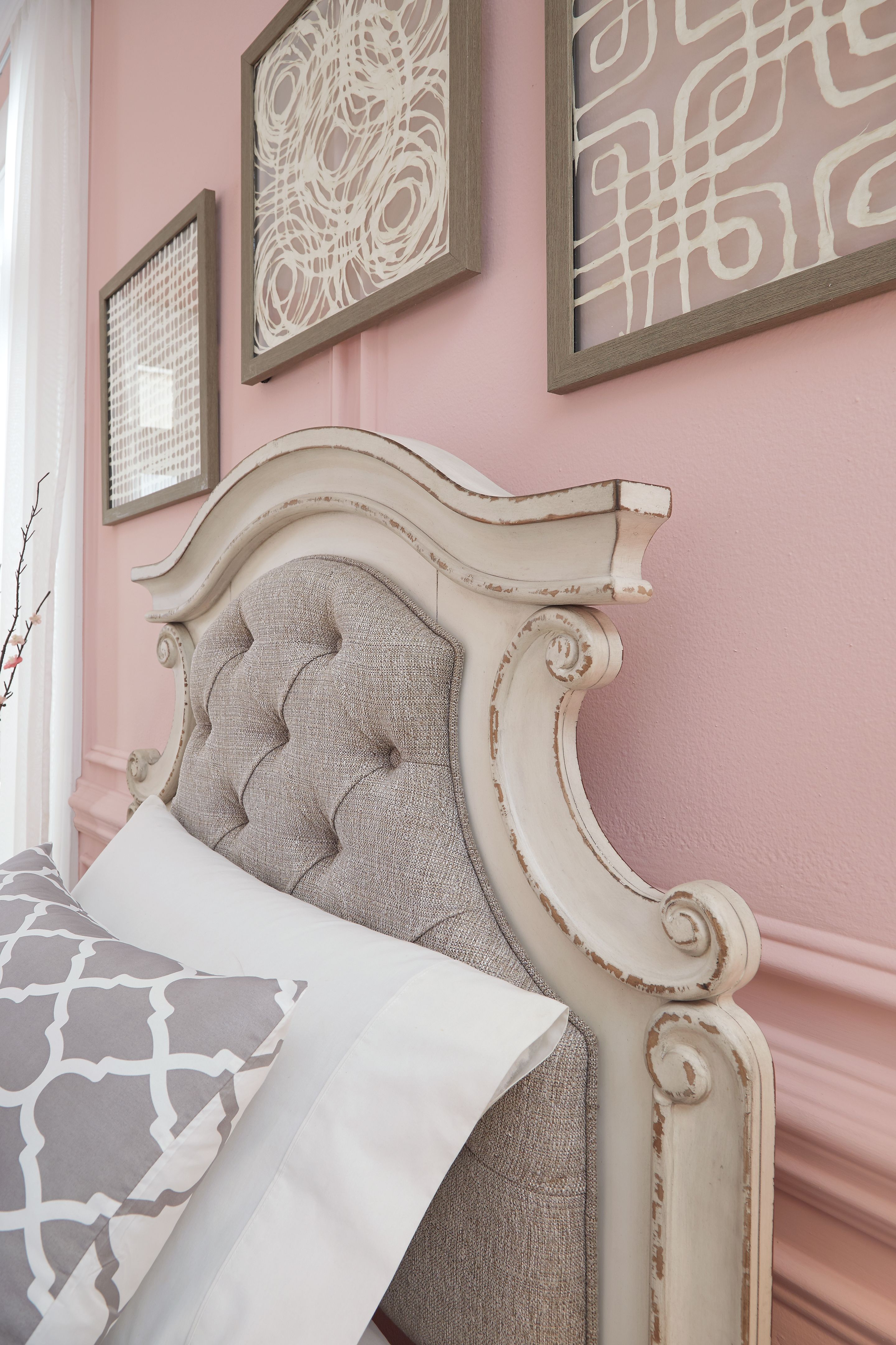 Realyn - Twin Upholstered Panel Bed - Chipped White