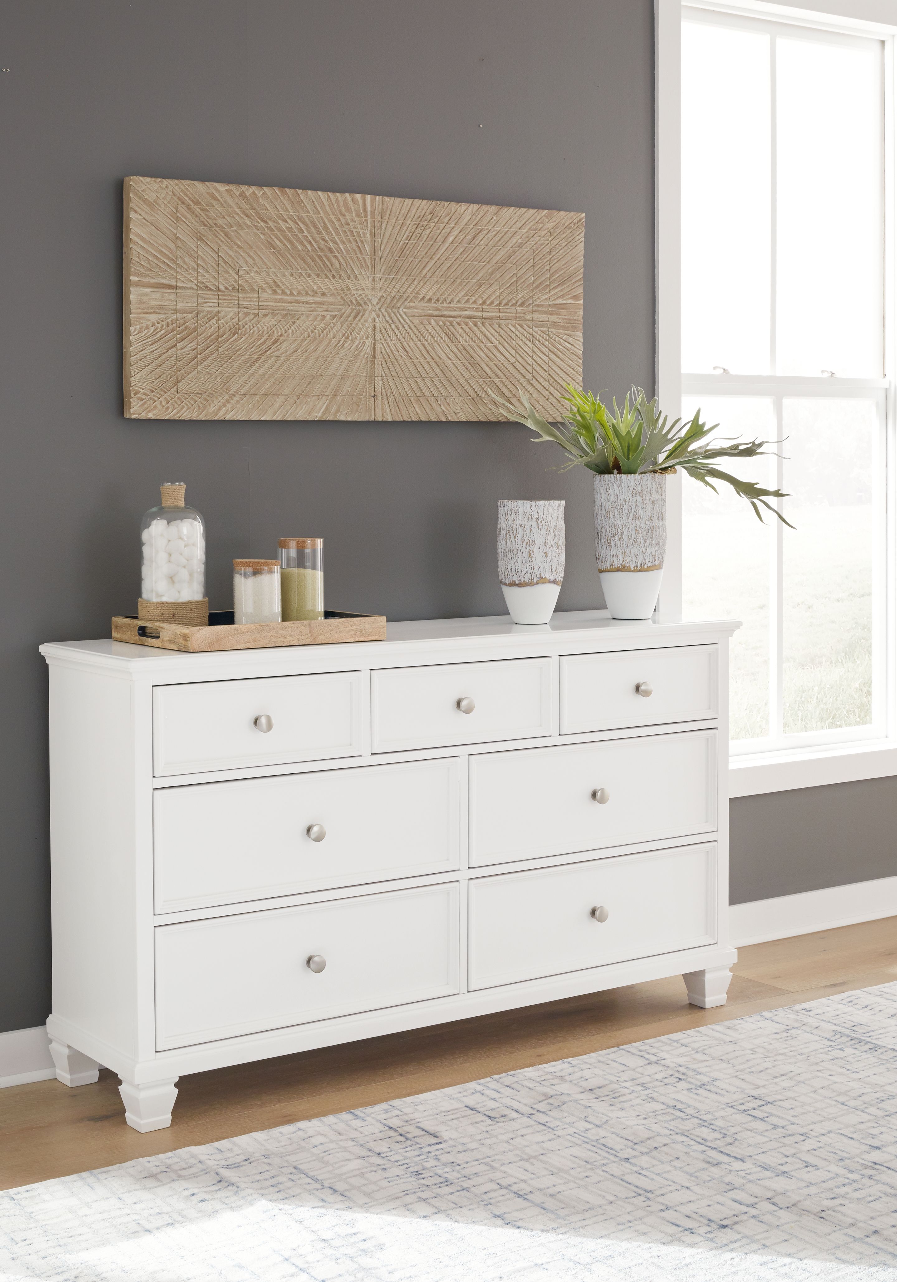 Fortman - 6 Pc. - Dresser, Mirror, Chest, Twin Panel Bed - White