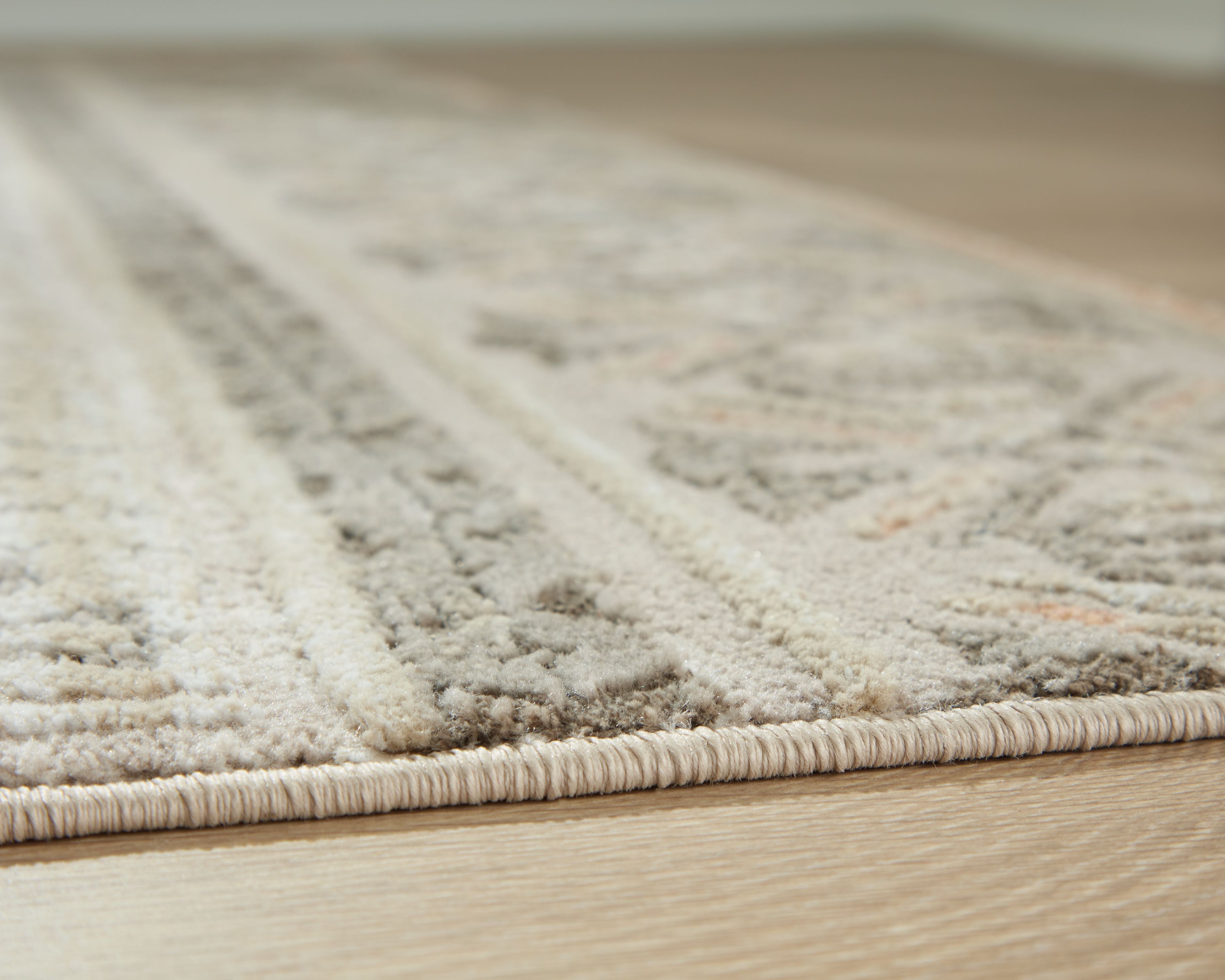 Bachby - 5' x 7' Rug - Multi