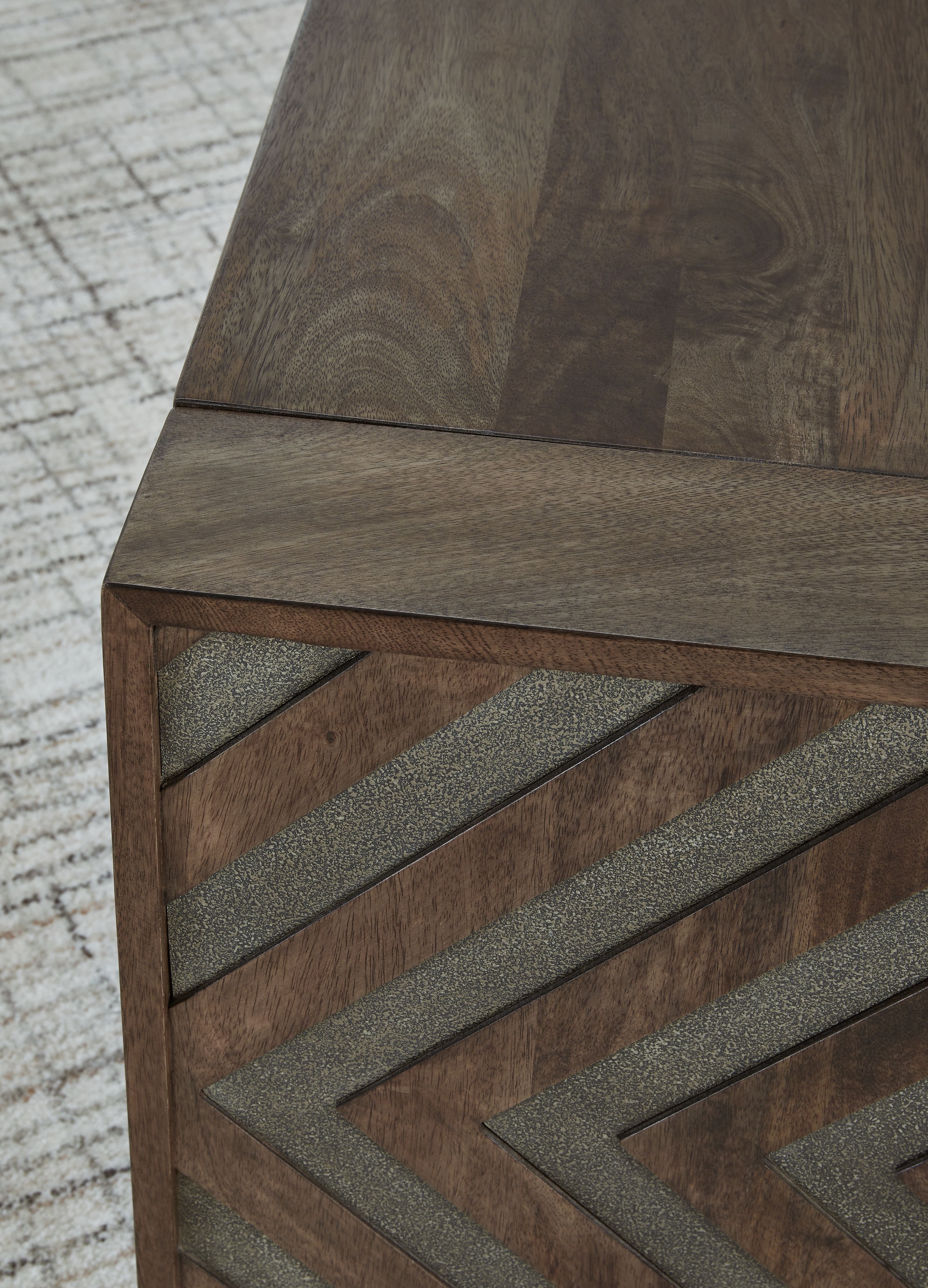 Ashley Furniture Dreggan - Rectangular Cocktail Table - Brown - Image 5