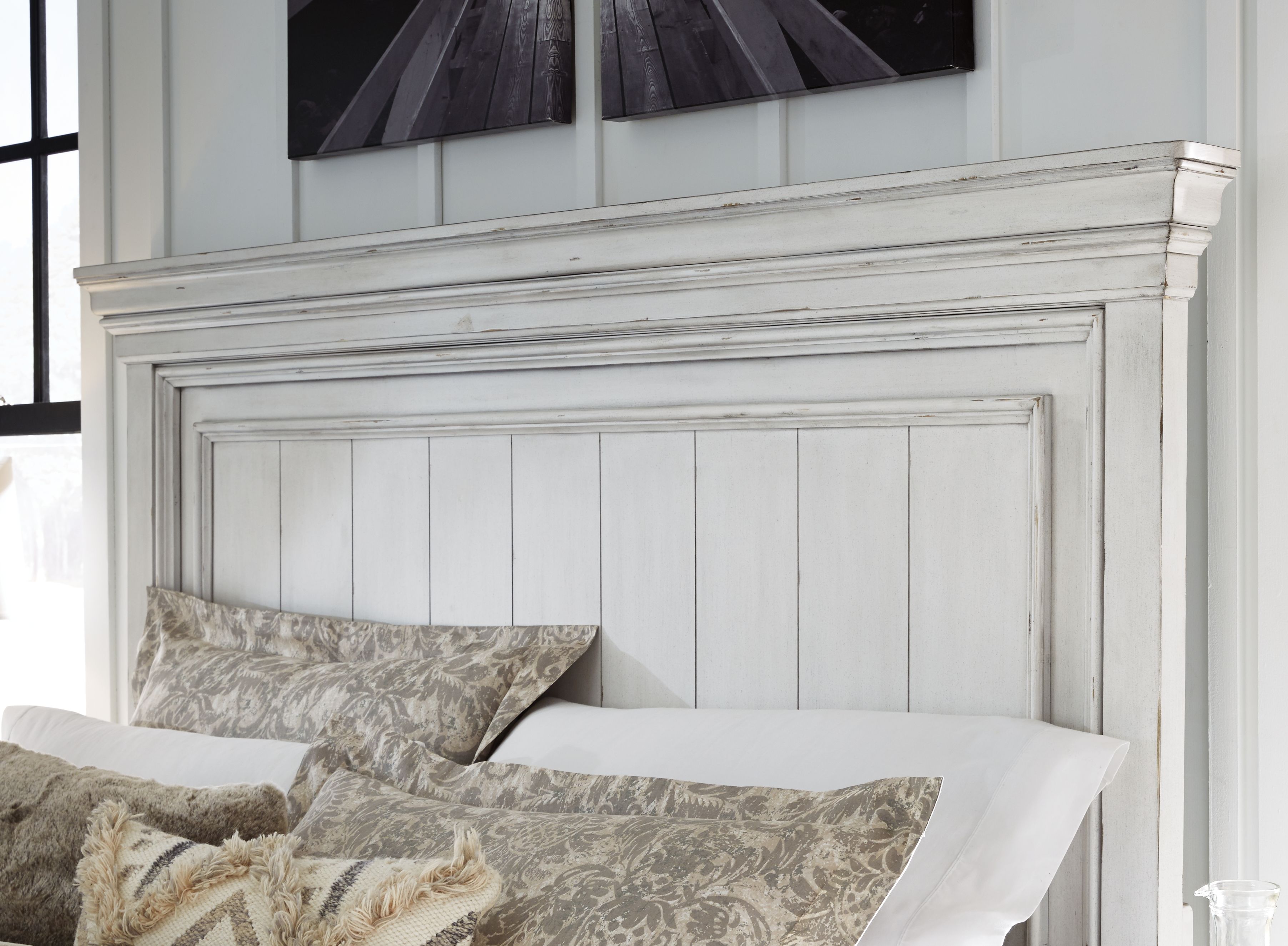 Kanwyn - King Panel Bed With Storage Bench - Whitewash
