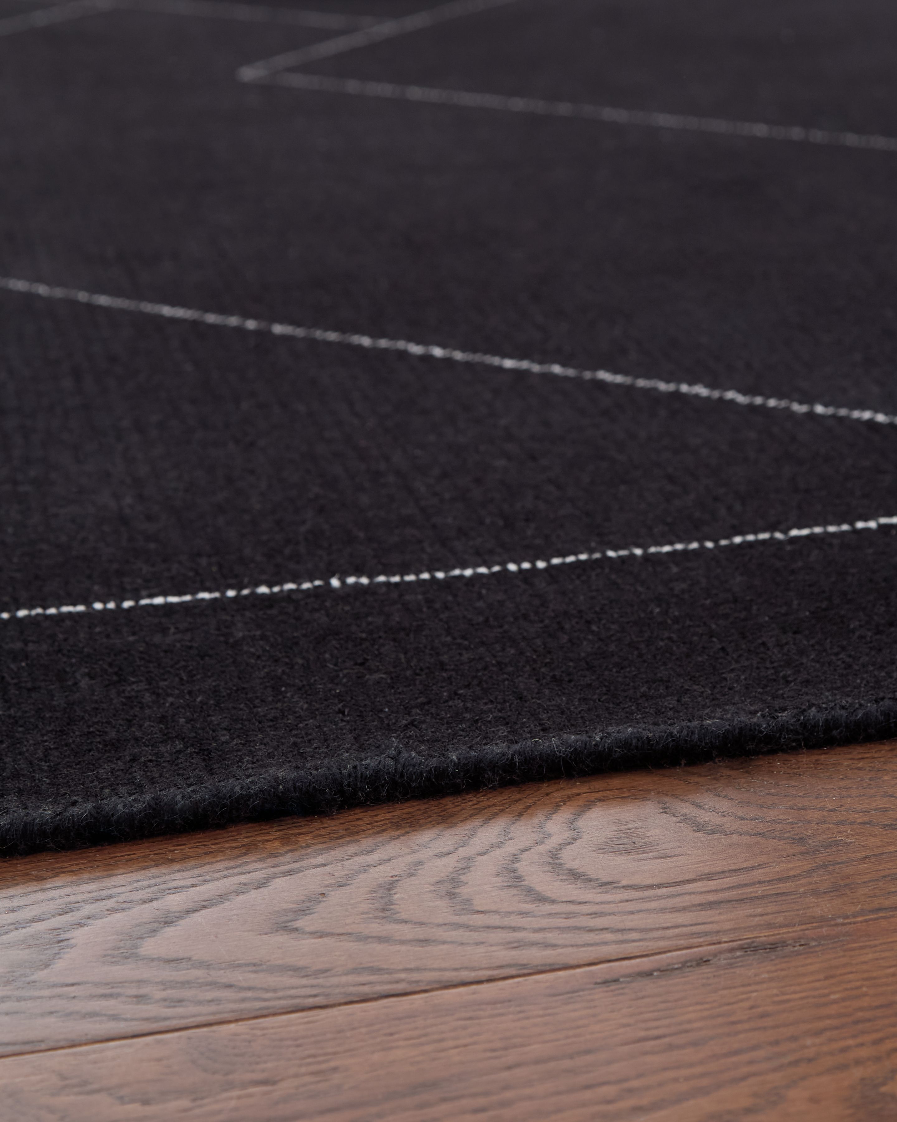 Marav - 8' x 10' Rug - Black / White